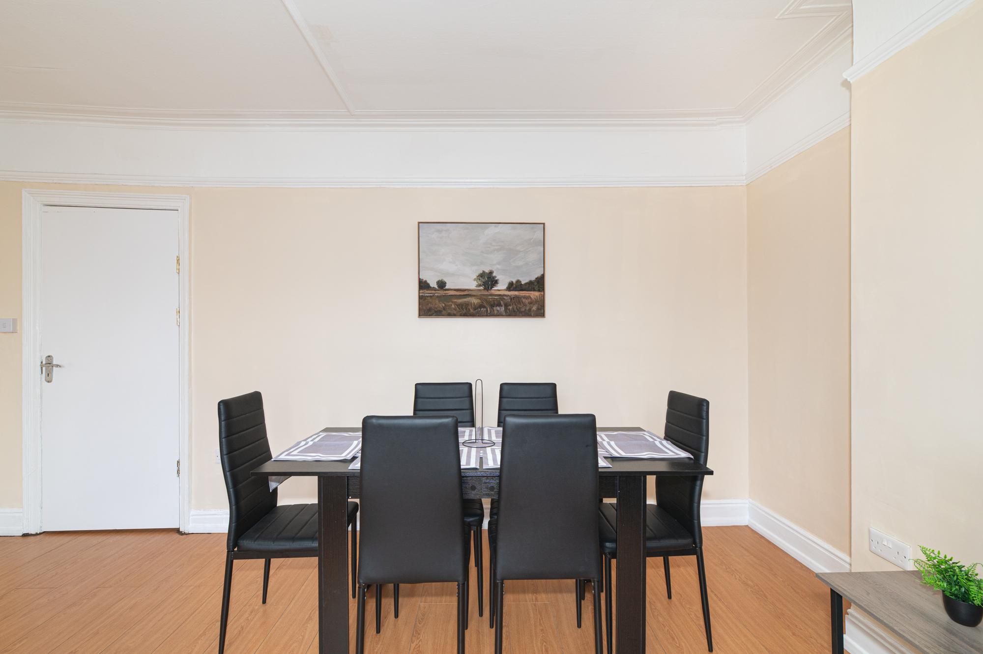 Spacious 4BR Home Near Wimbledon & Central London - Pass the Keys in 204 Merton Rd SW18 5SW - Property image 4 - VivreStays