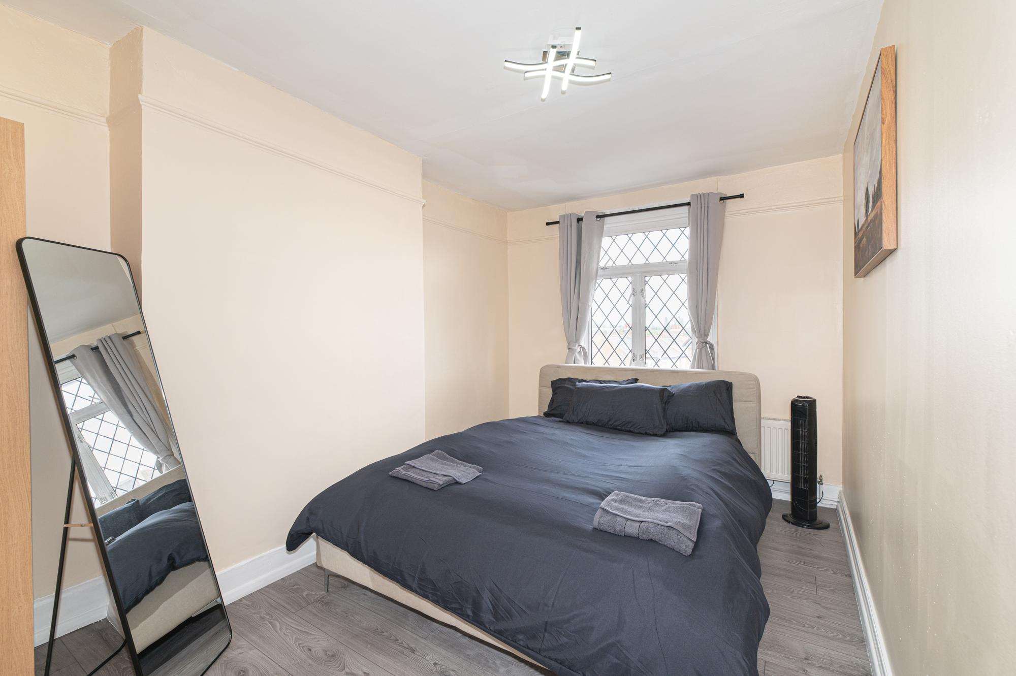 Spacious 4BR Home Near Wimbledon & Central London - Pass the Keys in 204 Merton Rd SW18 5SW - Property image 22 - VivreStays