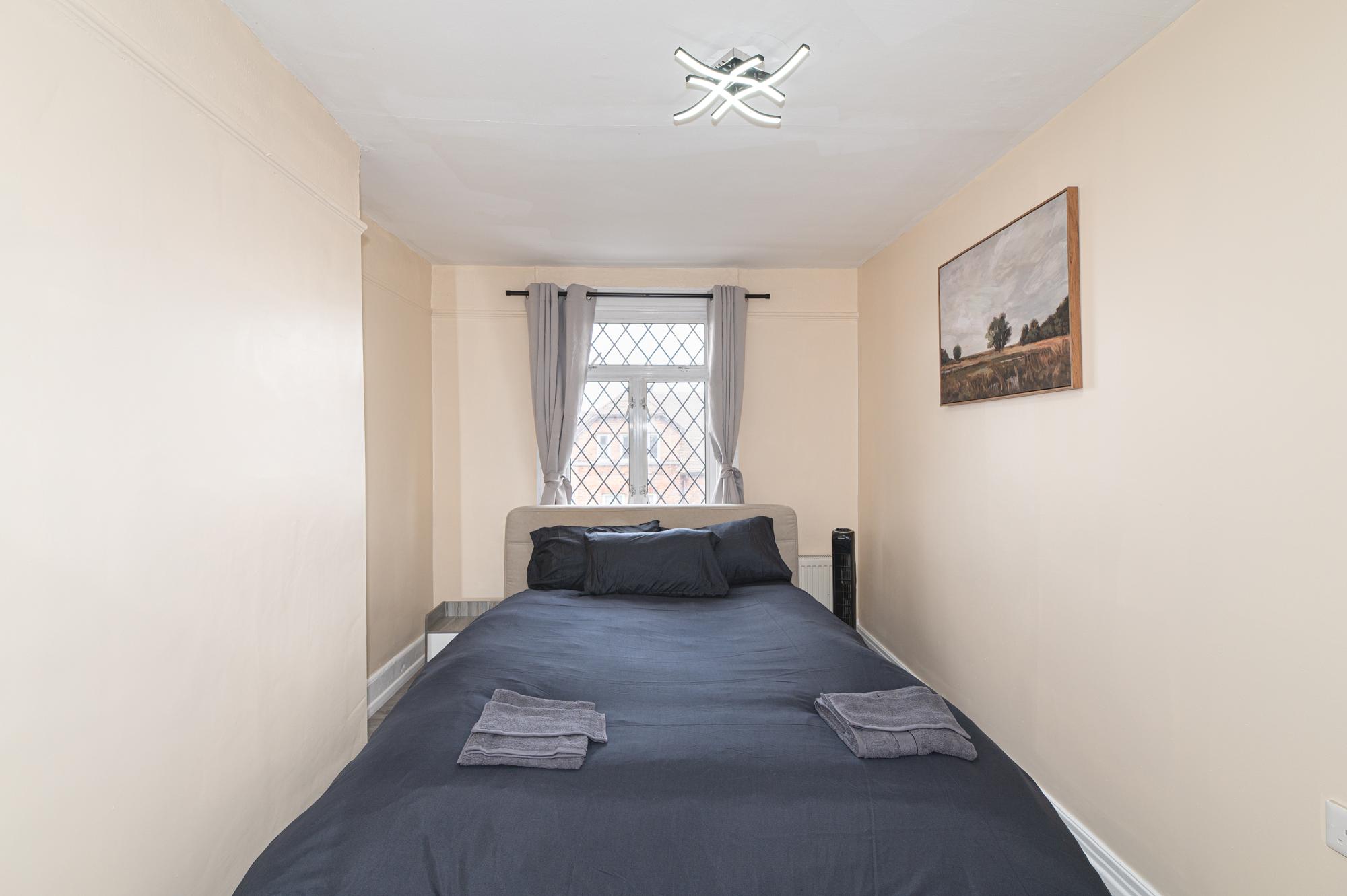 Spacious 4BR Home Near Wimbledon & Central London - Pass the Keys in 204 Merton Rd SW18 5SW - Property image 24 - VivreStays