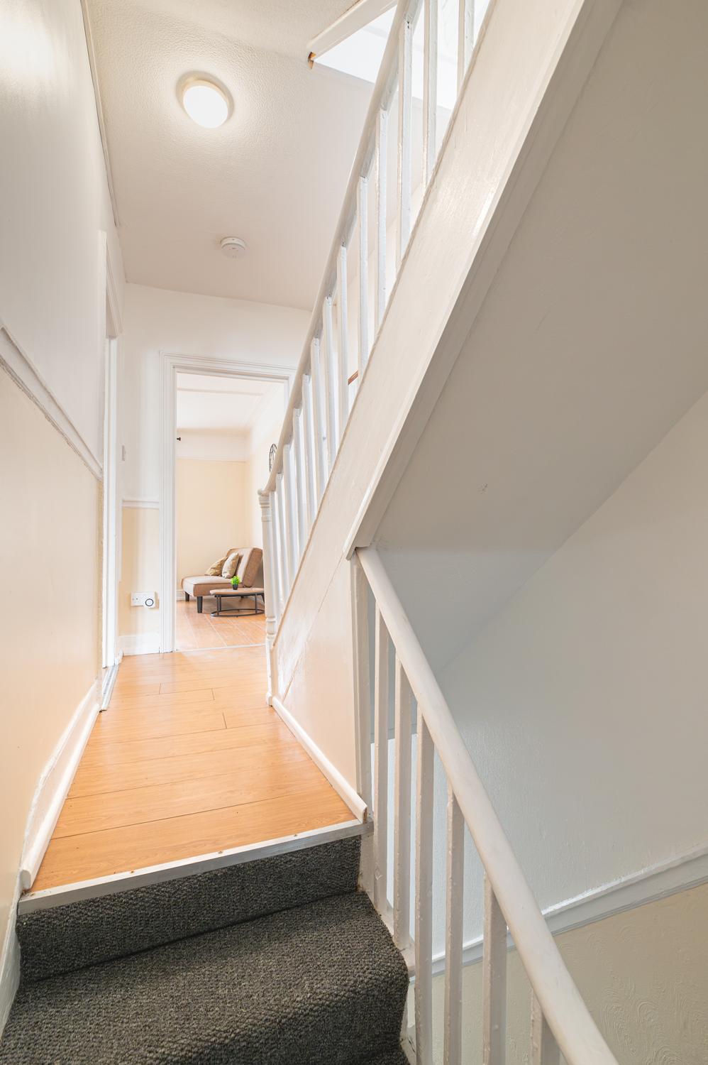 Spacious 4BR Home Near Wimbledon & Central London - Pass the Keys in 204 Merton Rd SW18 5SW - Property image 44 - VivreStays