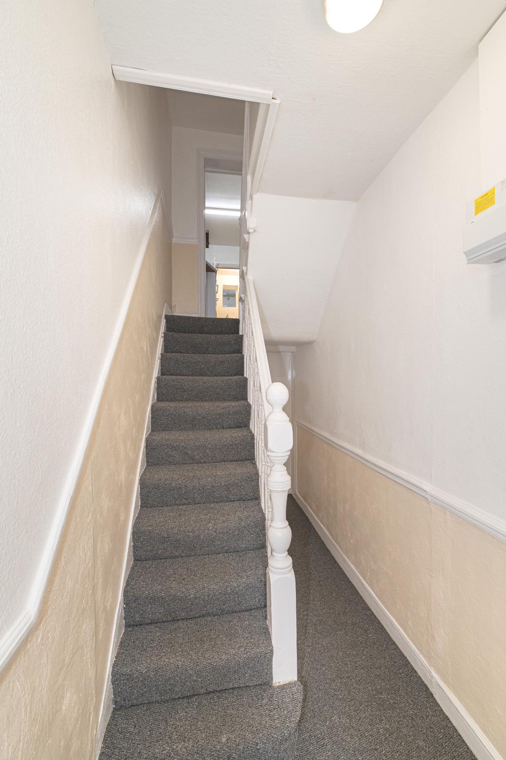 Spacious 4BR Home Near Wimbledon & Central London - Pass the Keys in 204 Merton Rd SW18 5SW - Property image 45 - VivreStays