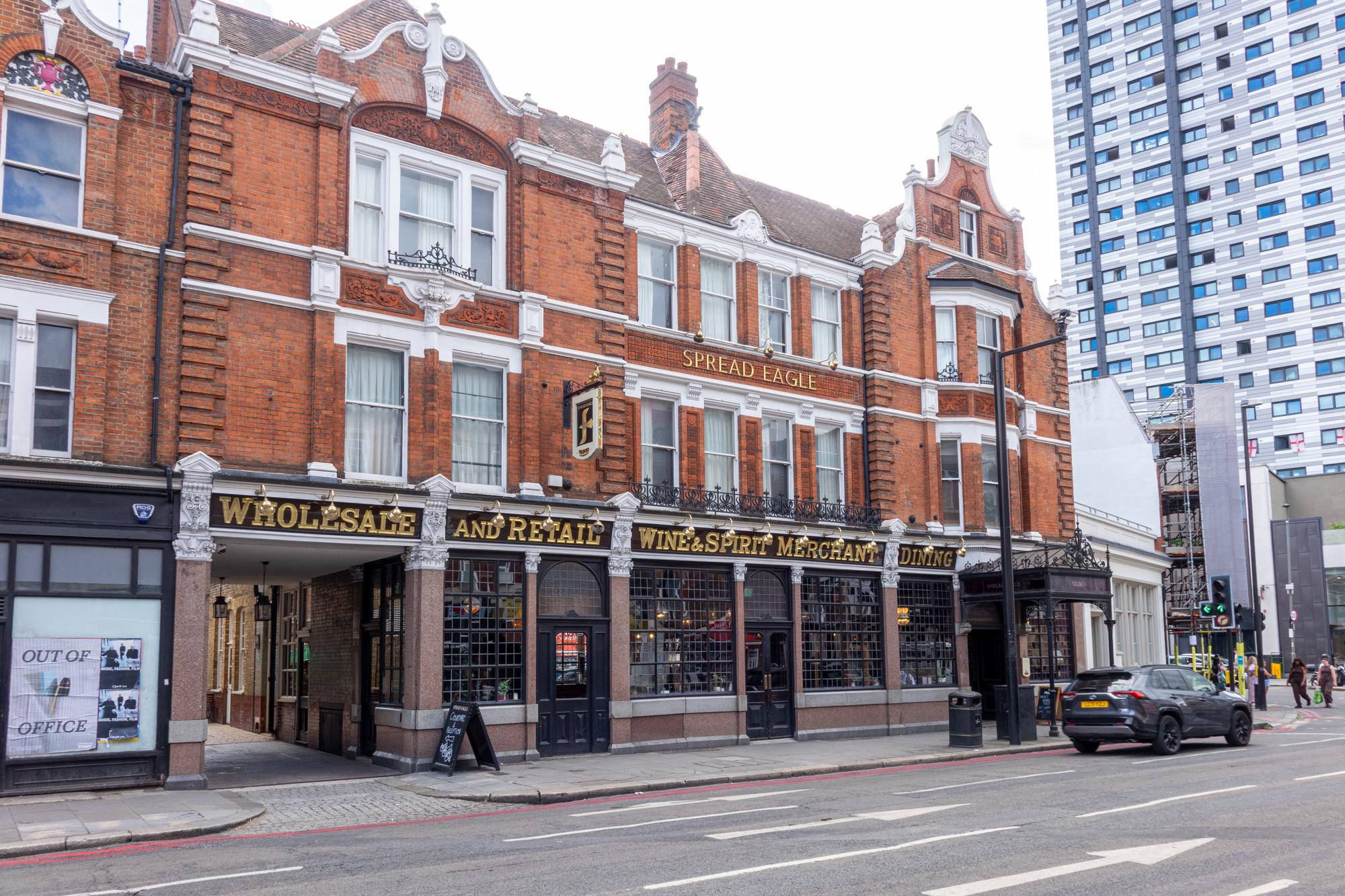 Spacious 4BR Home Near Wimbledon & Central London - Pass the Keys in 204 Merton Rd SW18 5SW - Property image 48 - VivreStays