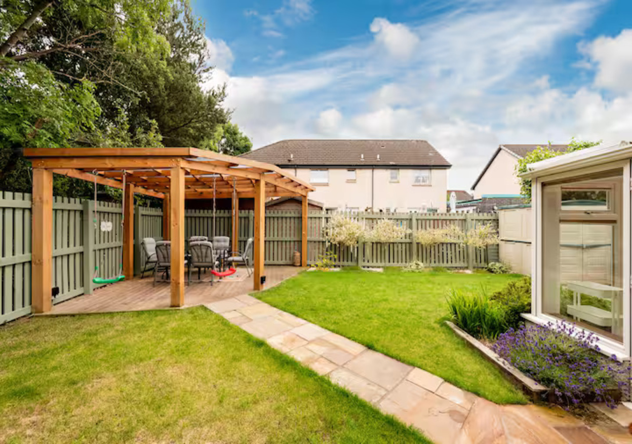 Modern Family House | Sleeps 5 | Free Parking - Pass the Keys in 52 Haydrive, EH16 4AL - Property image 4 - VivreStays