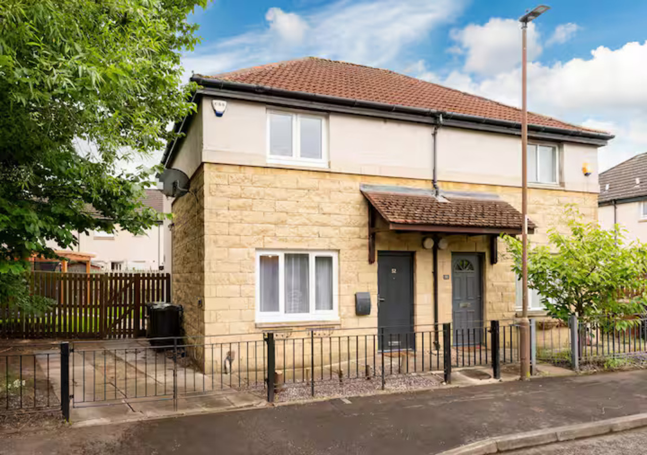 Modern Family House | Sleeps 5 | Free Parking - Pass the Keys in 52 Haydrive, EH16 4AL - Property image 5 - VivreStays