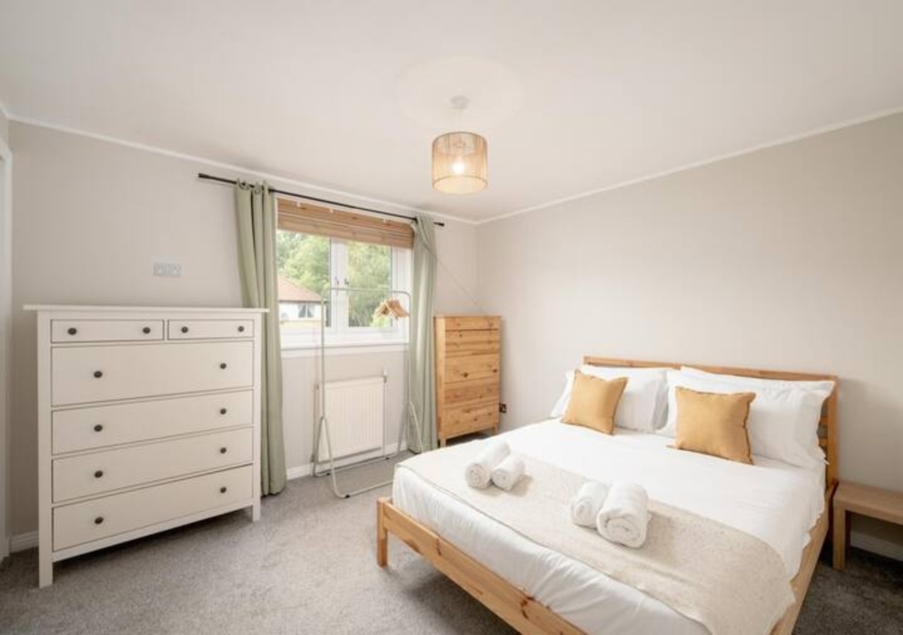 Modern Family House | Sleeps 5 | Free Parking - Pass the Keys in 52 Haydrive, EH16 4AL - Property image 21 - VivreStays