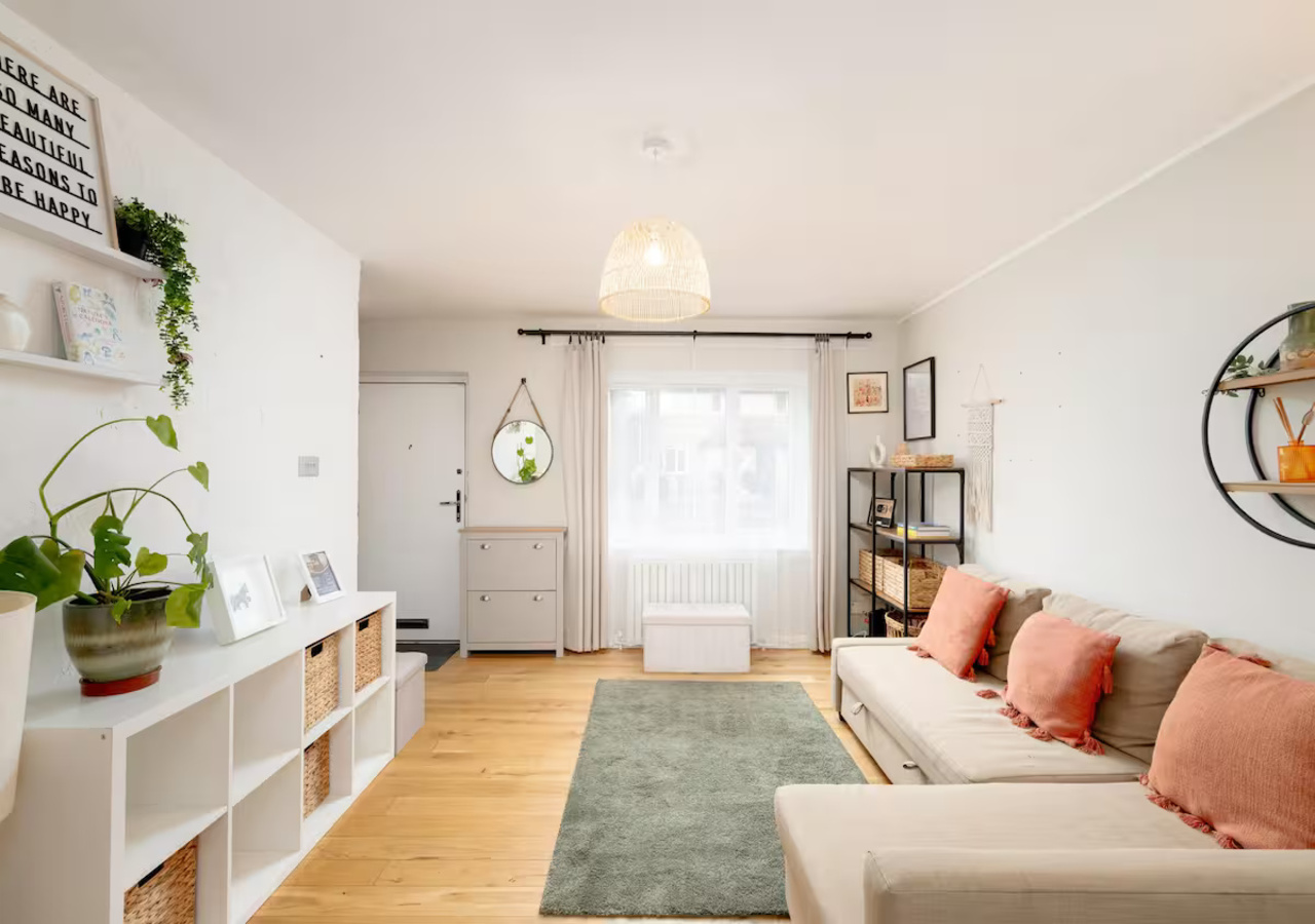 Modern Family House | Sleeps 5 | Free Parking - Pass the Keys in 52 Haydrive, EH16 4AL - Property image 8 - VivreStays