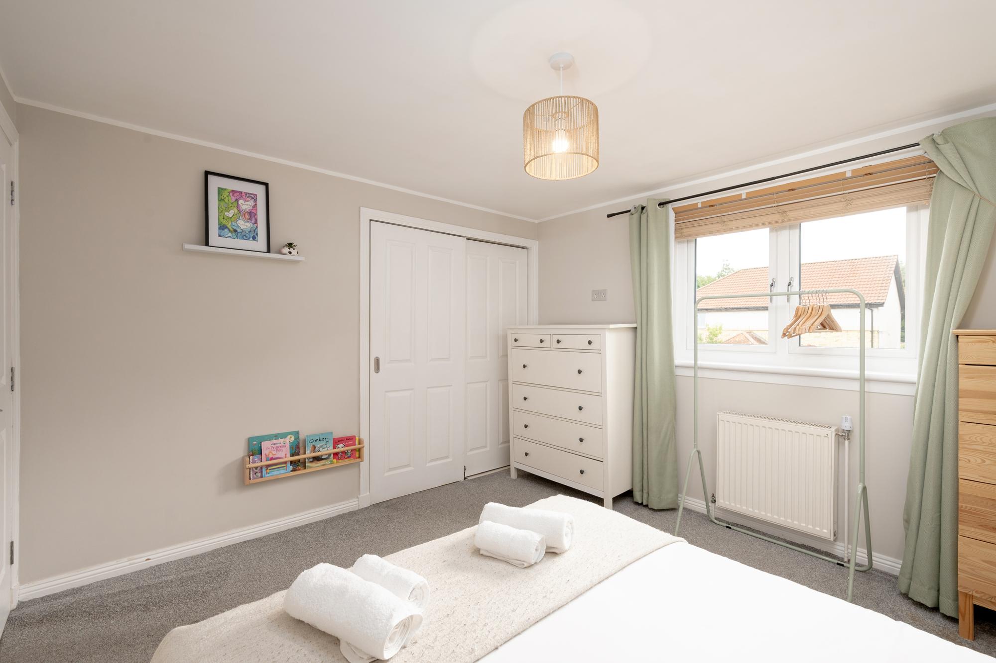 Modern Family House | Sleeps 5 | Free Parking - Pass the Keys in 52 Haydrive, EH16 4AL - Property image 23 - VivreStays
