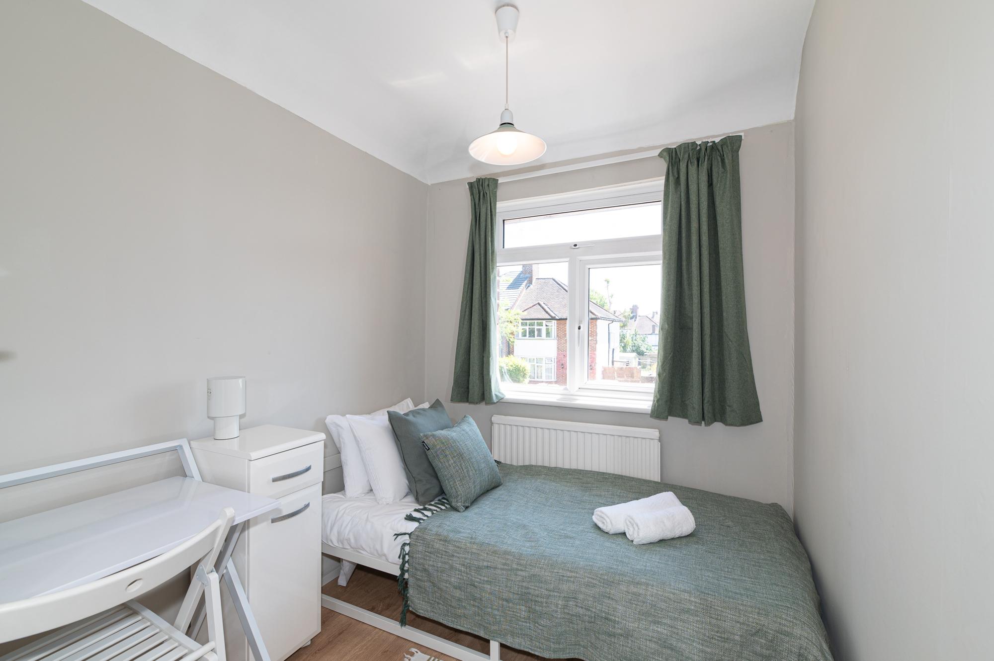 Charming Home with Garden Near Wembley Stadium - Pass the Keys in 23 Beverley Gardens HA9 9RD - Property image 18 - VivreStays