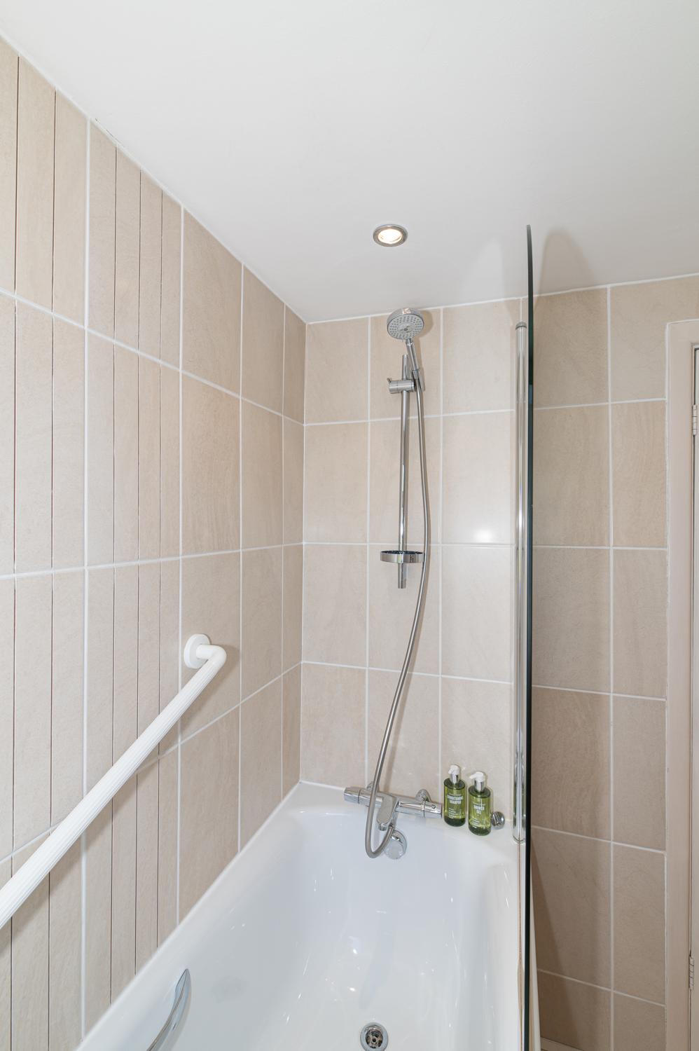 Charming Home with Garden Near Wembley Stadium - Pass the Keys in 23 Beverley Gardens HA9 9RD - Property image 24 - VivreStays