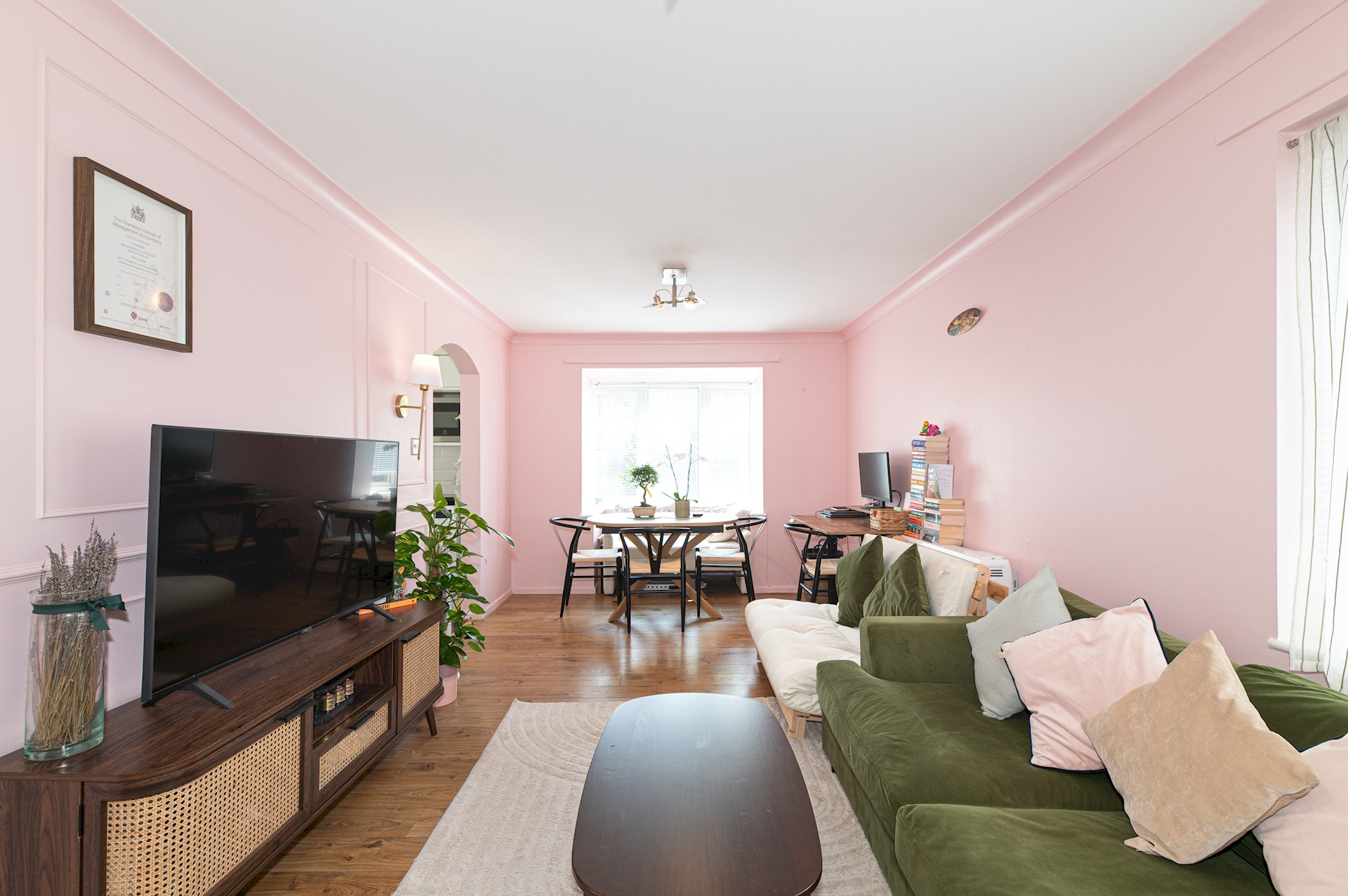Bright, Leafy Oasis in South London - Pass the Keys serviced apartment - London - VivreStays