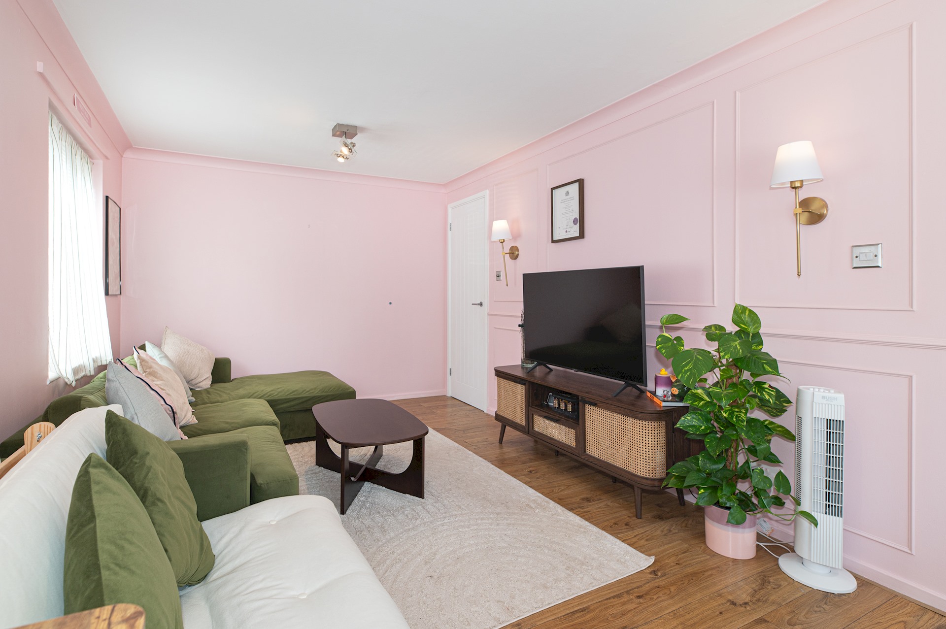 Bright, Leafy Oasis in South London - Pass the Keys in 250 North Road, SW19 1TR - Property image 12 - VivreStays