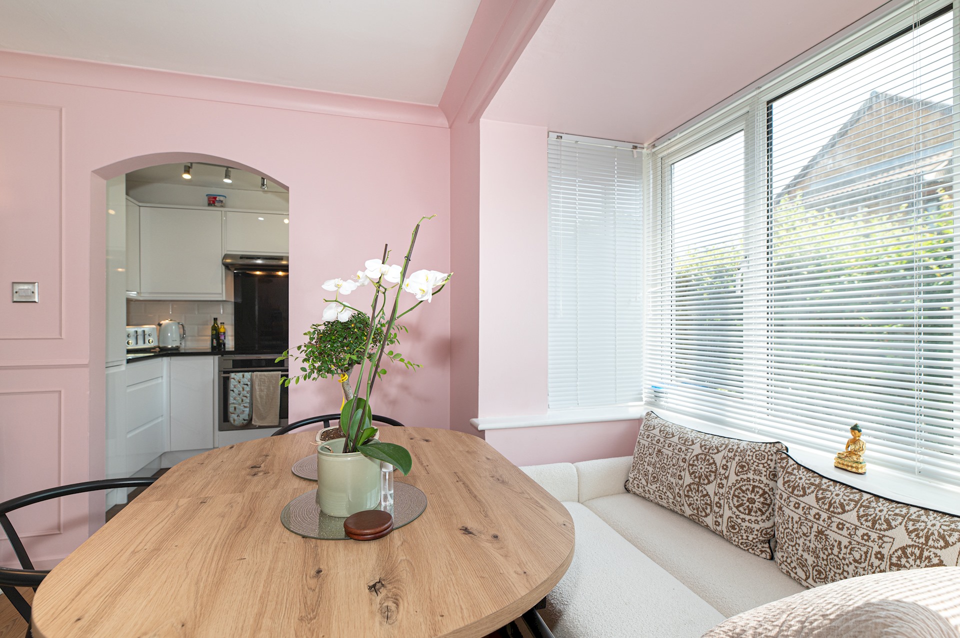 Bright, Leafy Oasis in South London - Pass the Keys in 250 North Road, SW19 1TR - Property image 15 - VivreStays