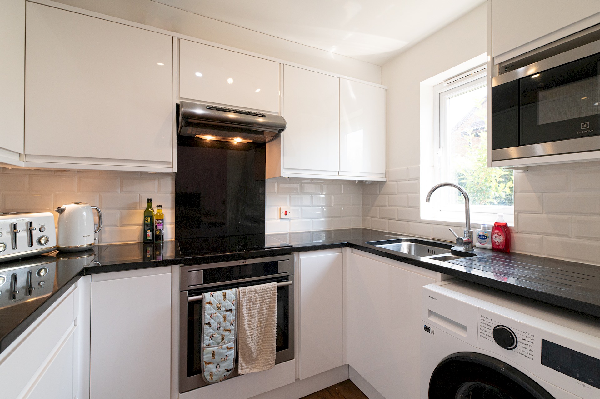 Bright, Leafy Oasis in South London - Pass the Keys in 250 North Road, SW19 1TR - Property image 18 - VivreStays