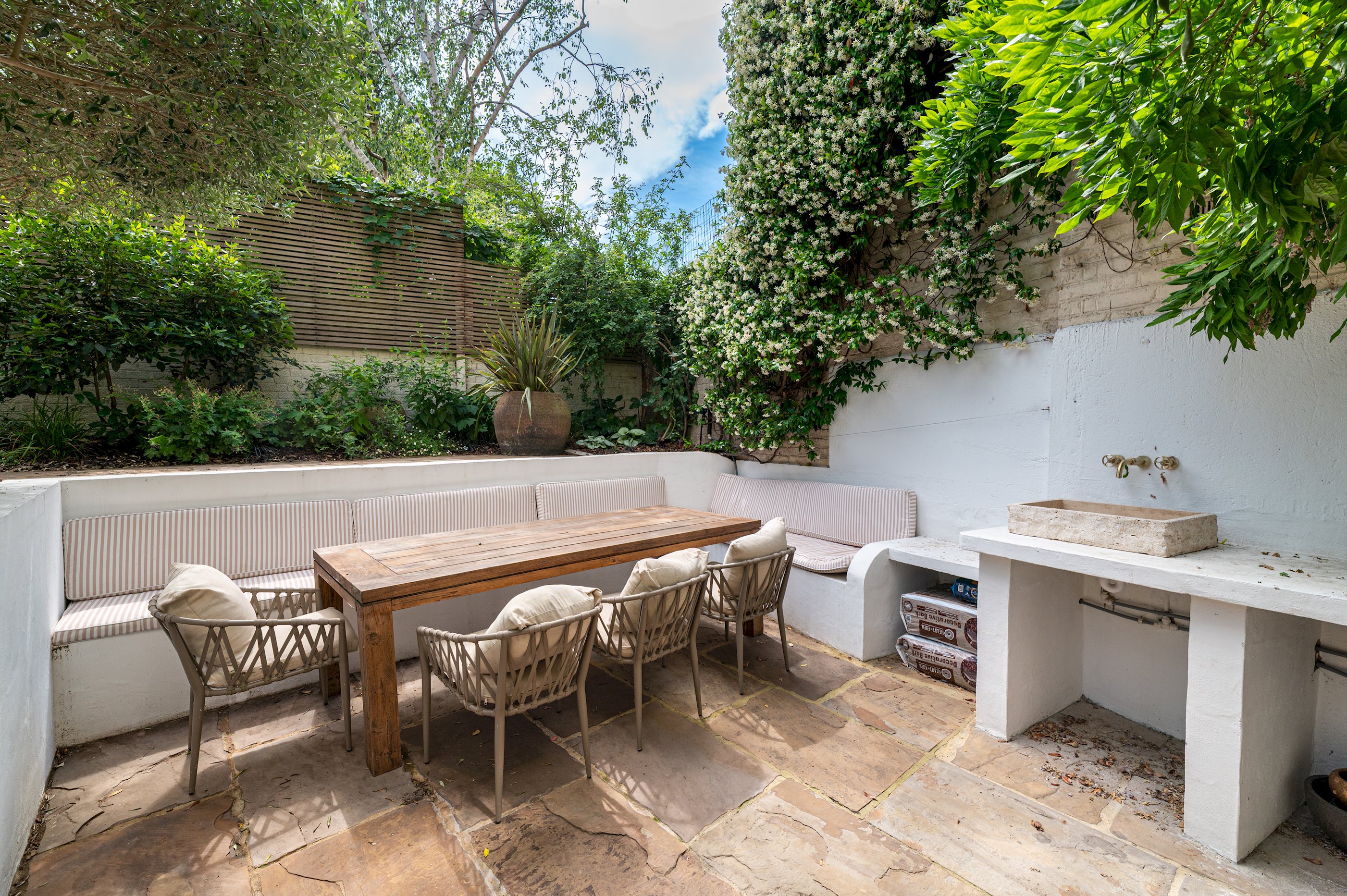 Stylish Stockwell House with Garden & Comfort  - Pass the Keys in 123 Lansdowne Way, SW8 2NP - Property image 12 - VivreStays