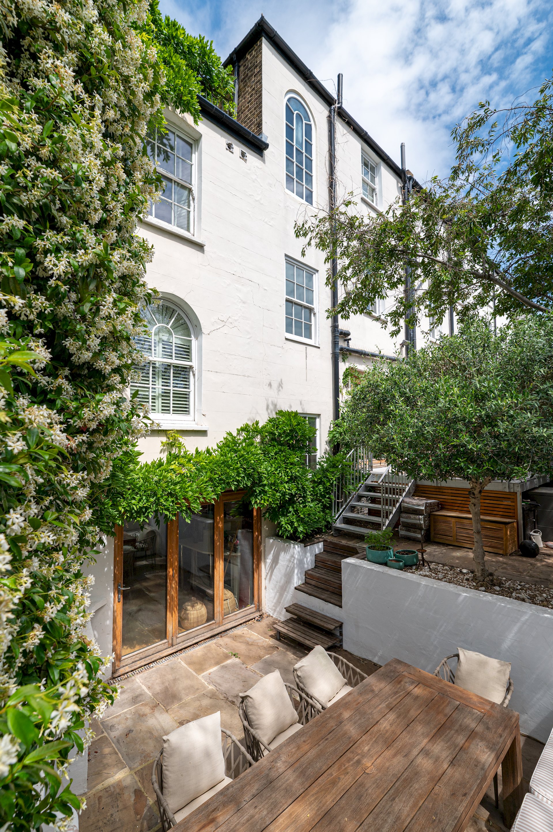 Stylish Stockwell House with Garden & Comfort  - Pass the Keys in 123 Lansdowne Way, SW8 2NP - Property image 13 - VivreStays