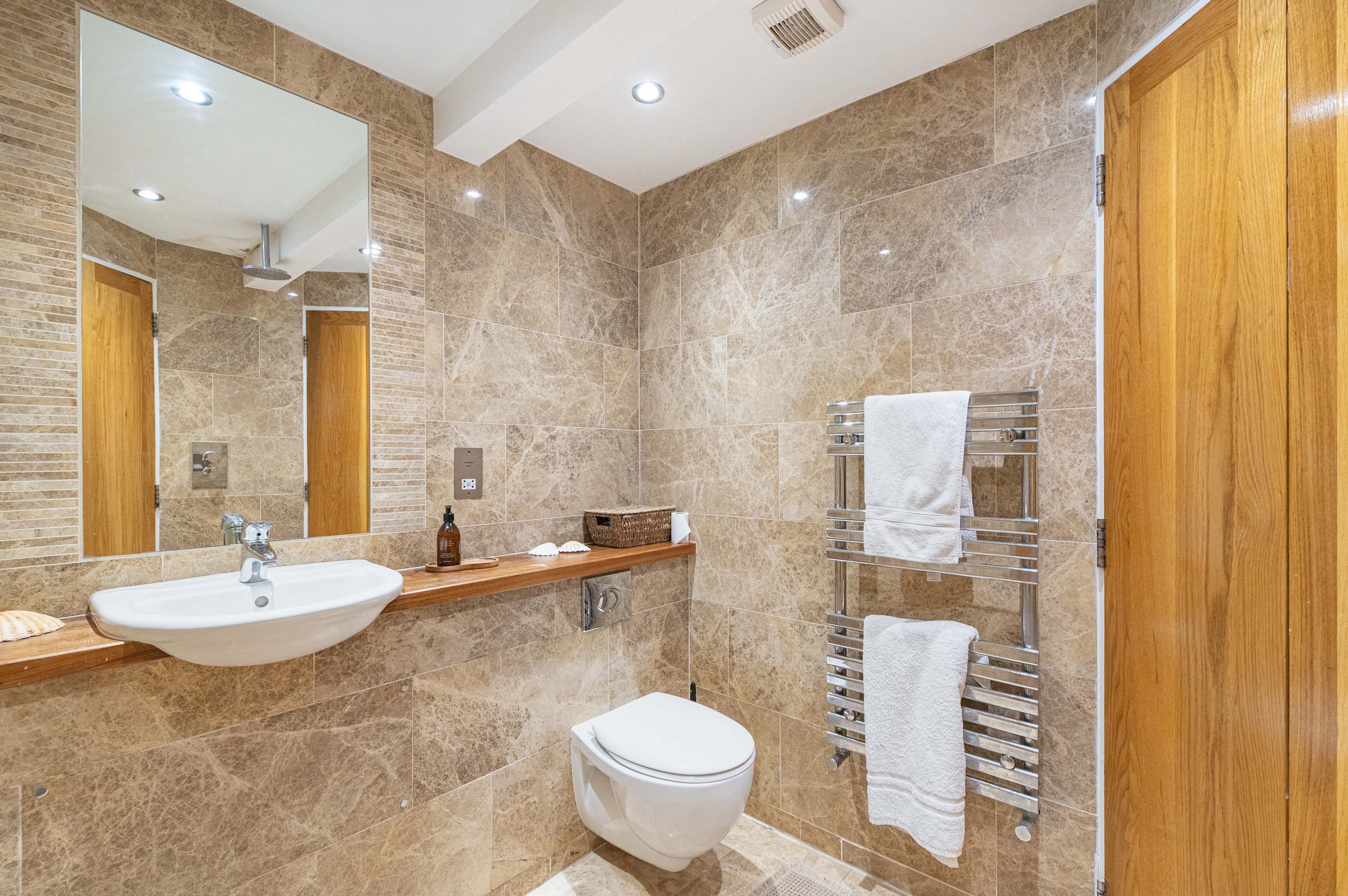Stylish Stockwell House with Garden & Comfort  - Pass the Keys in 123 Lansdowne Way, SW8 2NP - Property image 19 - VivreStays