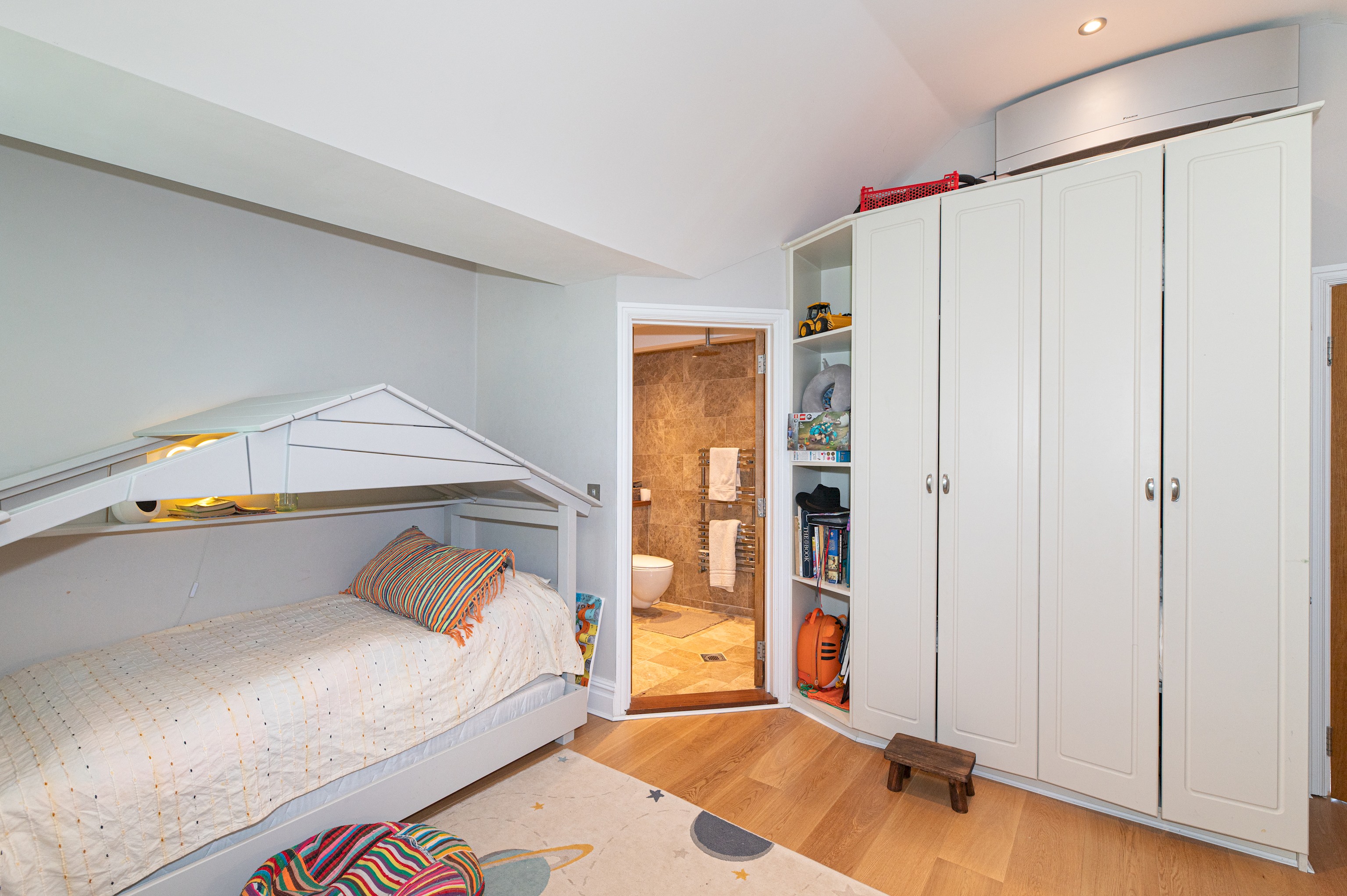 Stylish Stockwell House with Garden & Comfort  - Pass the Keys in 123 Lansdowne Way, SW8 2NP - Property image 23 - VivreStays