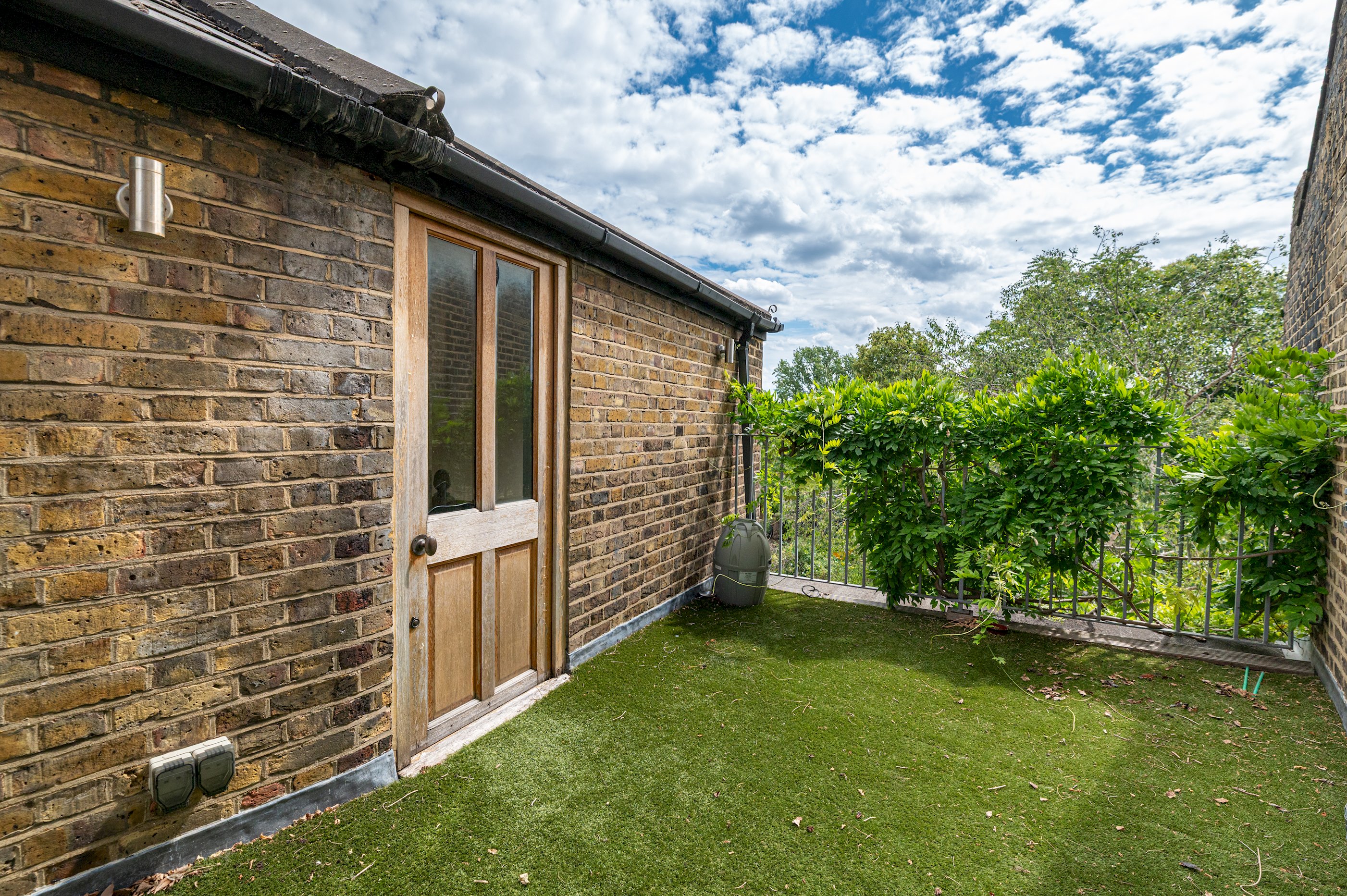 Stylish Stockwell House with Garden & Comfort  - Pass the Keys in 123 Lansdowne Way, SW8 2NP - Property image 32 - VivreStays