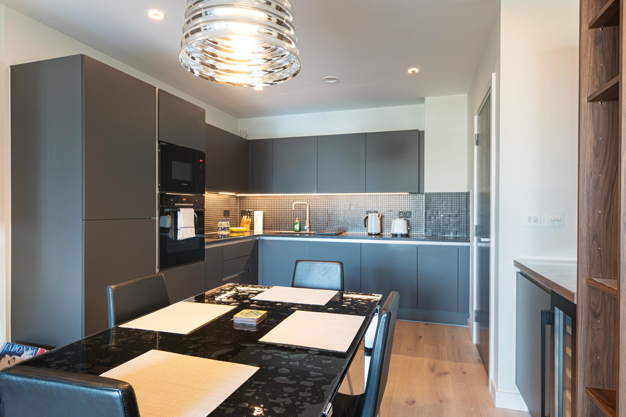 Bright & Stylish 2-Bed flat with Balcony in Ealing - Pass the Keys in 109 Sarsen House, Middle Road W7 3FS - Property image 4 - VivreStays