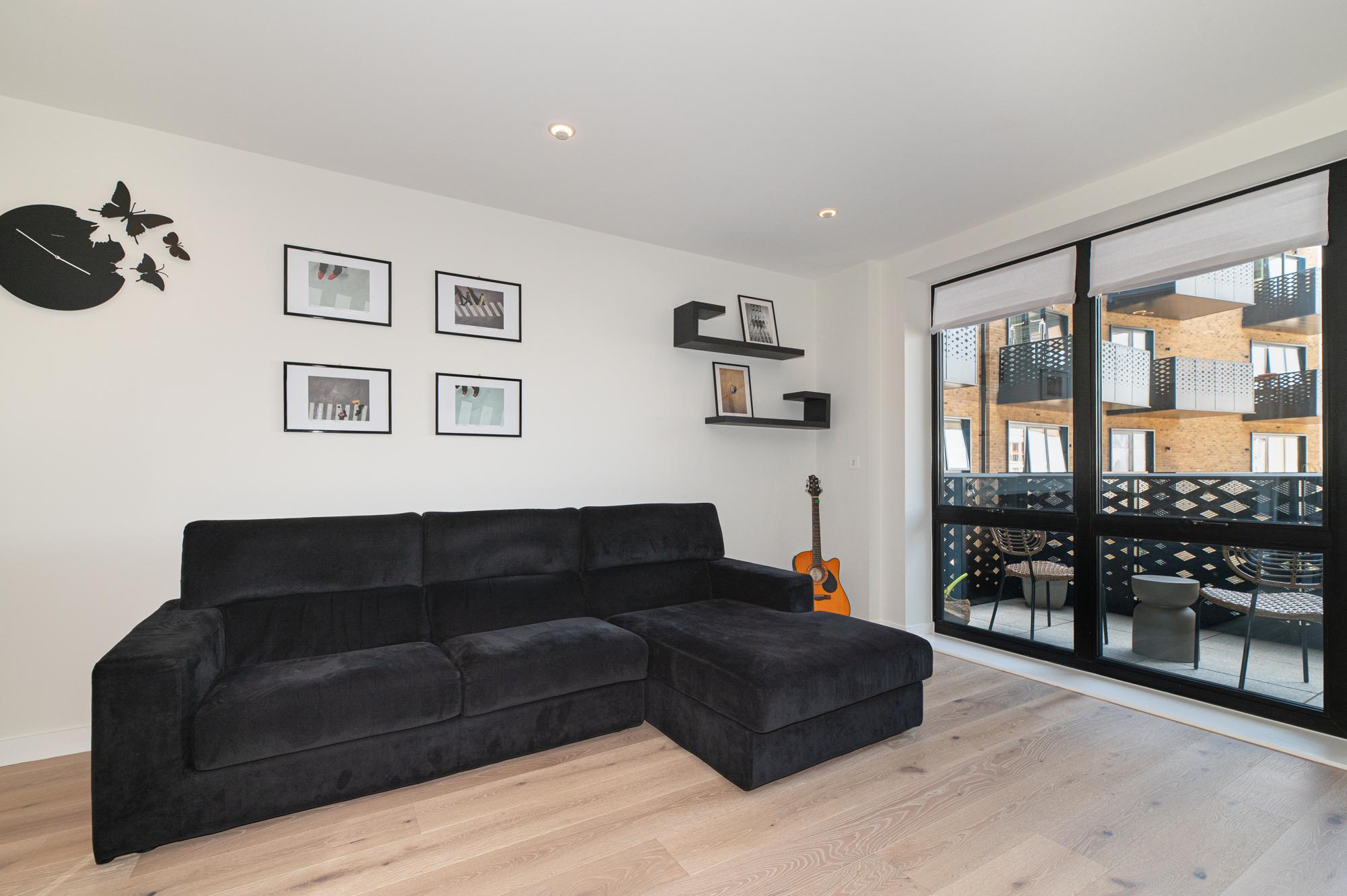 Bright & Stylish 2-Bed flat with Balcony in Ealing - Pass the Keys in 109 Sarsen House, Middle Road W7 3FS - Property image 2 - VivreStays