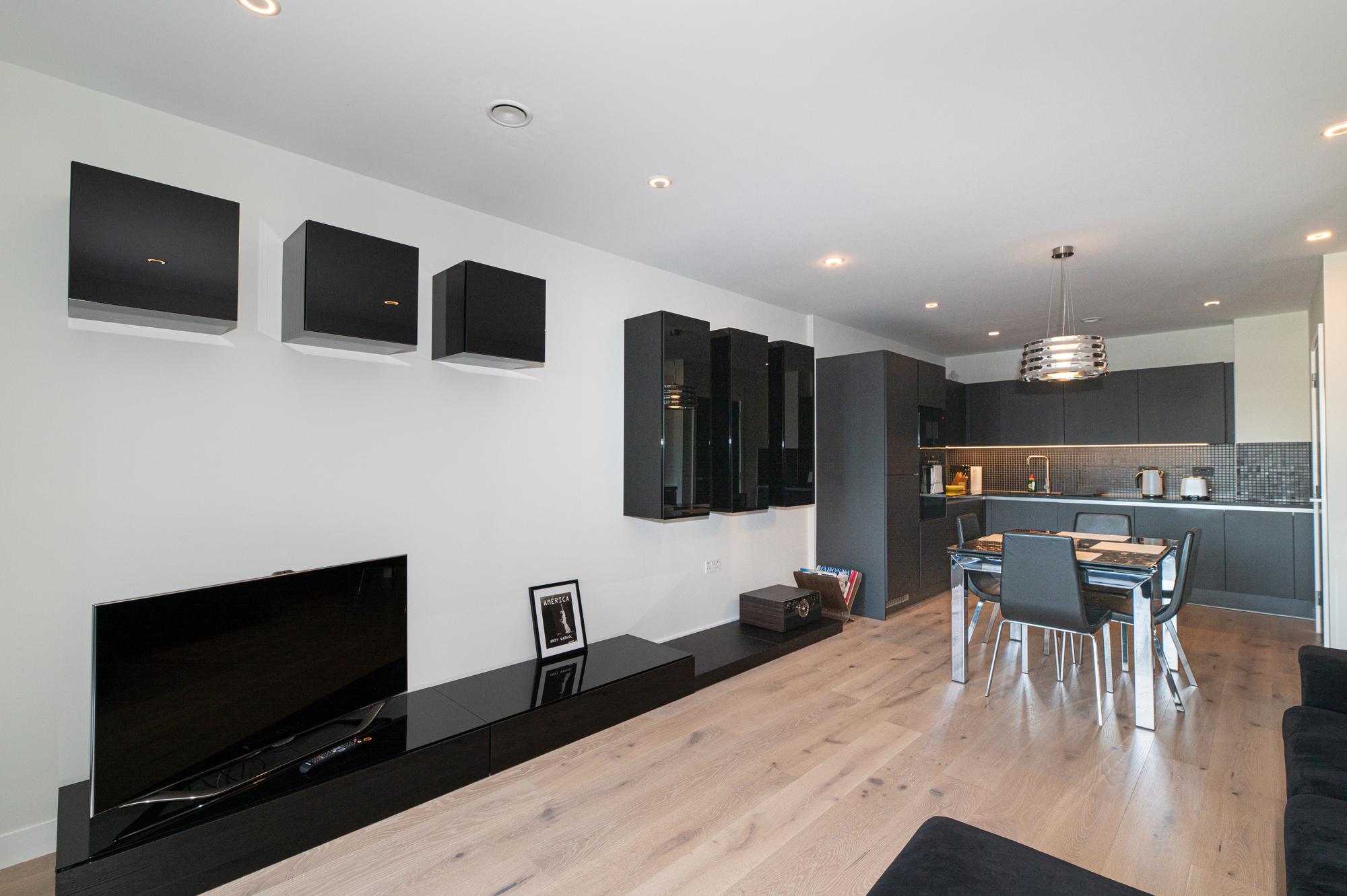 Bright & Stylish 2-Bed flat with Balcony in Ealing - Pass the Keys in 109 Sarsen House, Middle Road W7 3FS - Property image 6 - VivreStays