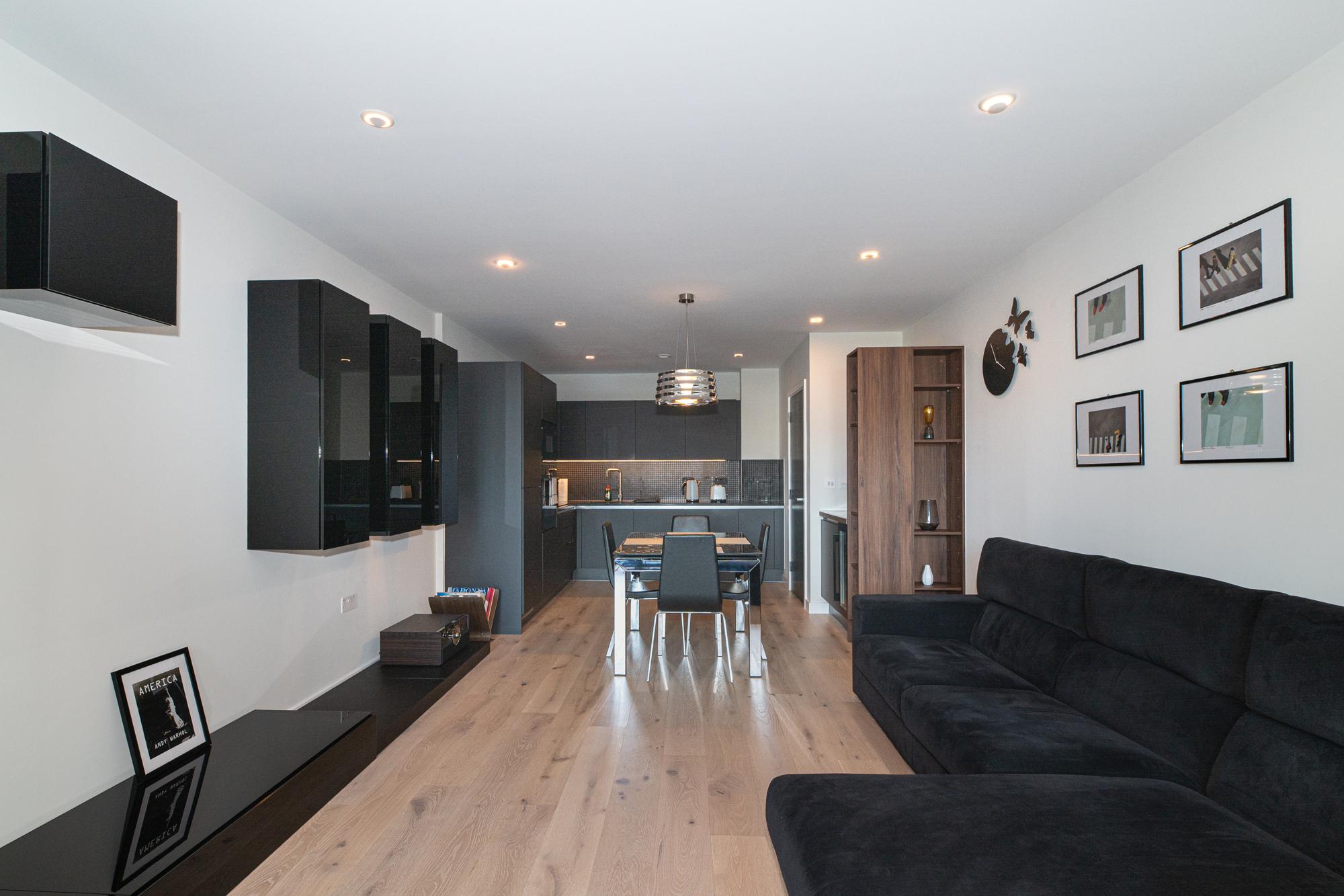 Bright & Stylish 2-Bed flat with Balcony in Ealing - Pass the Keys in 109 Sarsen House, Middle Road W7 3FS - Property image 11 - VivreStays