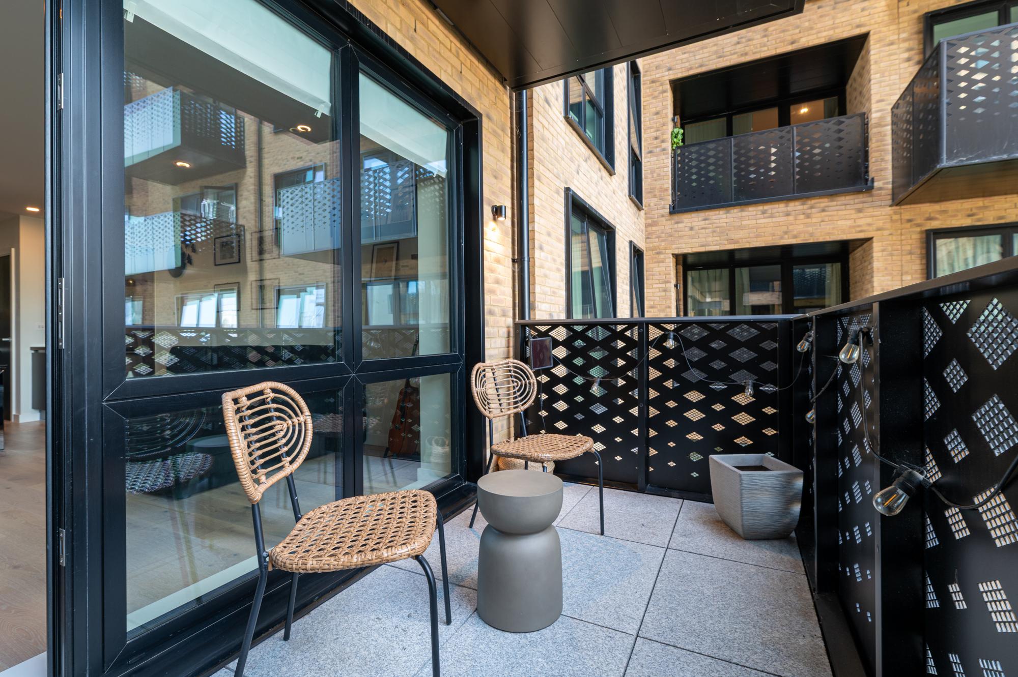 Bright & Stylish 2-Bed flat with Balcony in Ealing - Pass the Keys in 109 Sarsen House, Middle Road W7 3FS - Property image 39 - VivreStays
