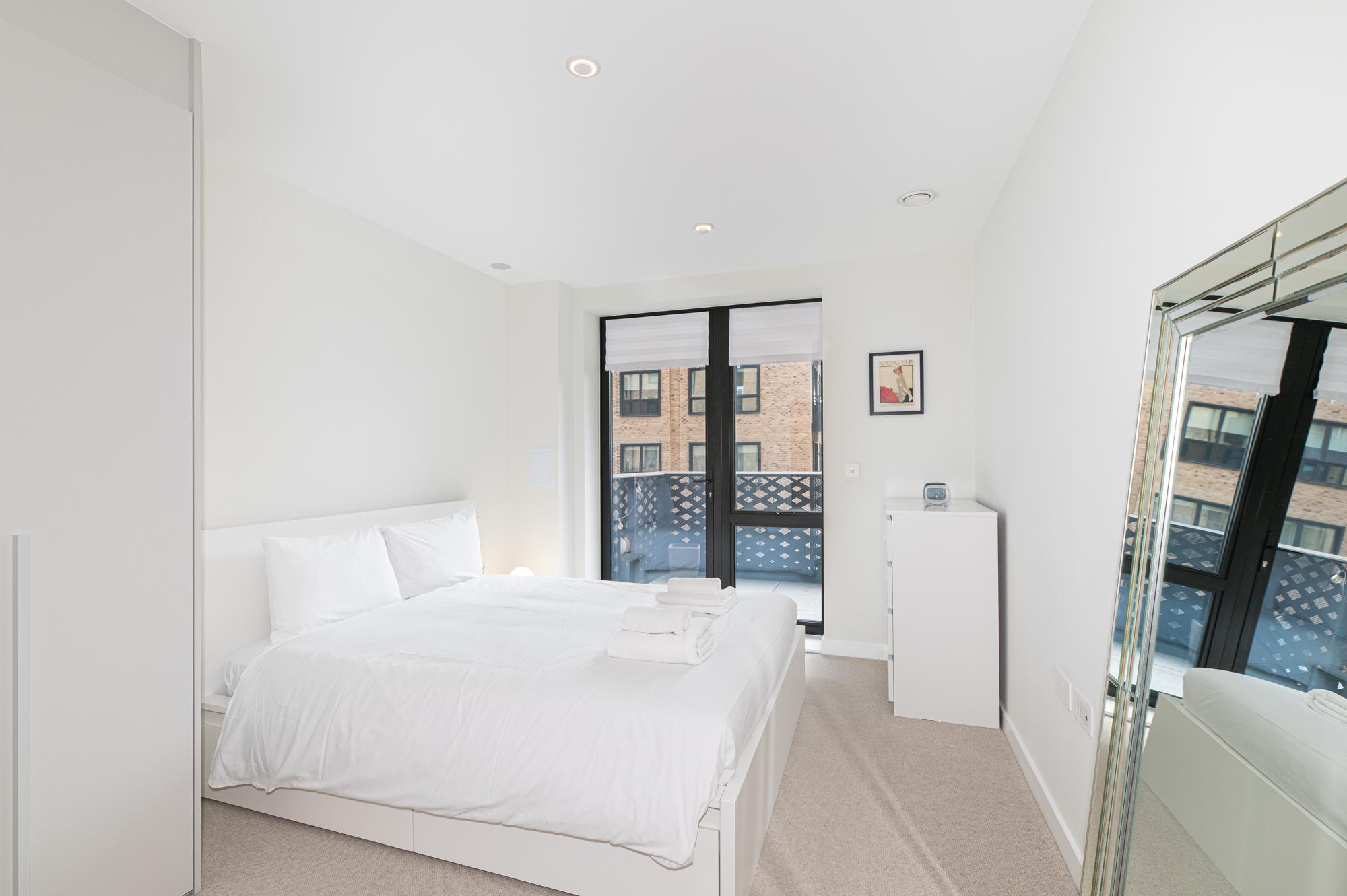 Bright & Stylish 2-Bed flat with Balcony in Ealing - Pass the Keys in 109 Sarsen House, Middle Road W7 3FS - Property image 18 - VivreStays