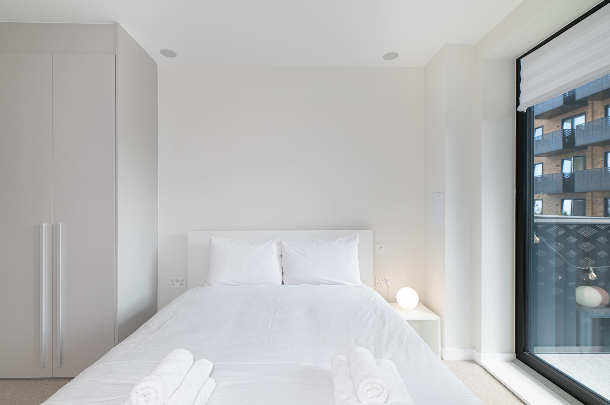 Bright & Stylish 2-Bed flat with Balcony in Ealing - Pass the Keys in 109 Sarsen House, Middle Road W7 3FS - Property image 17 - VivreStays