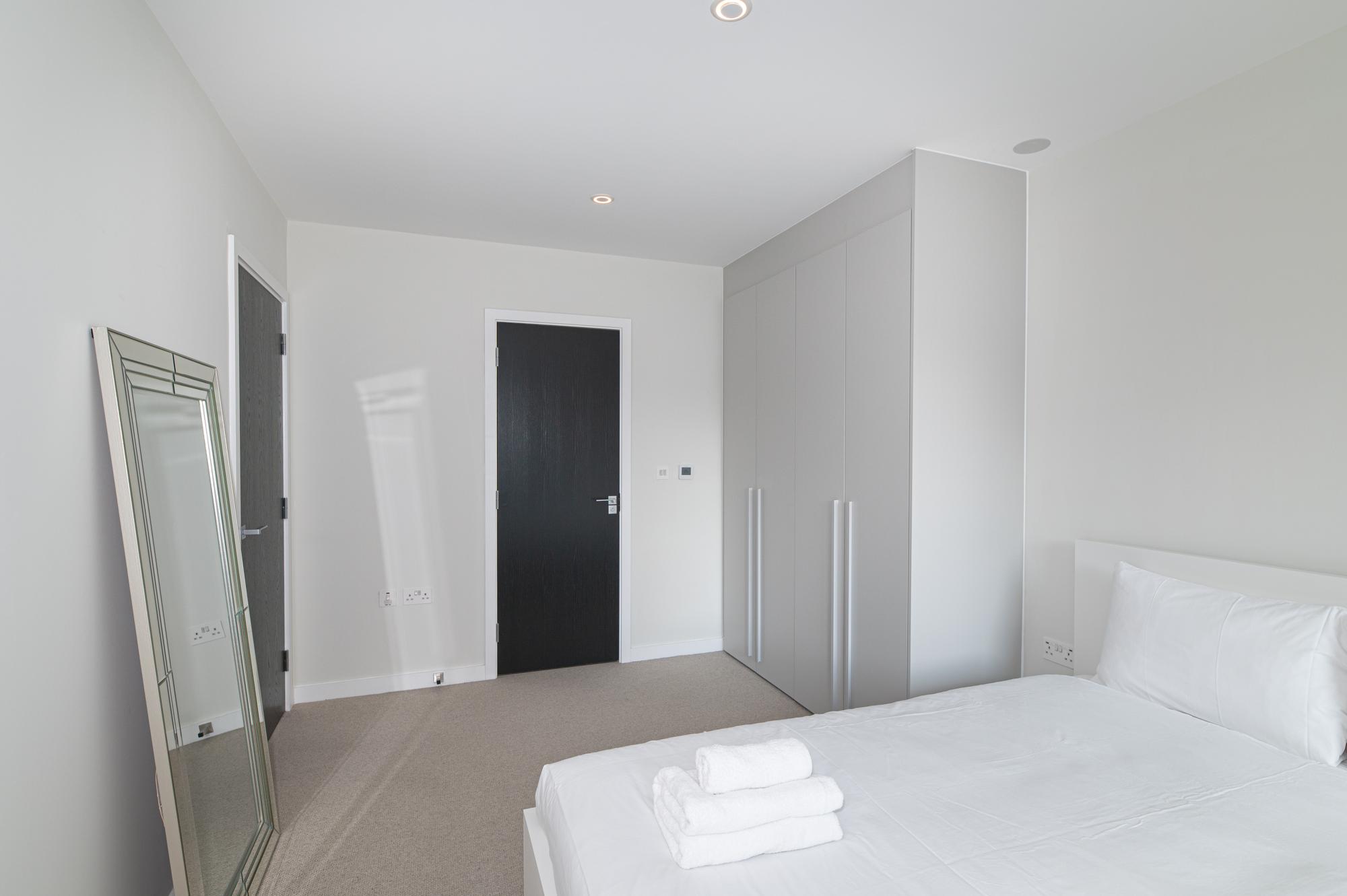 Bright & Stylish 2-Bed flat with Balcony in Ealing - Pass the Keys in 109 Sarsen House, Middle Road W7 3FS - Property image 19 - VivreStays