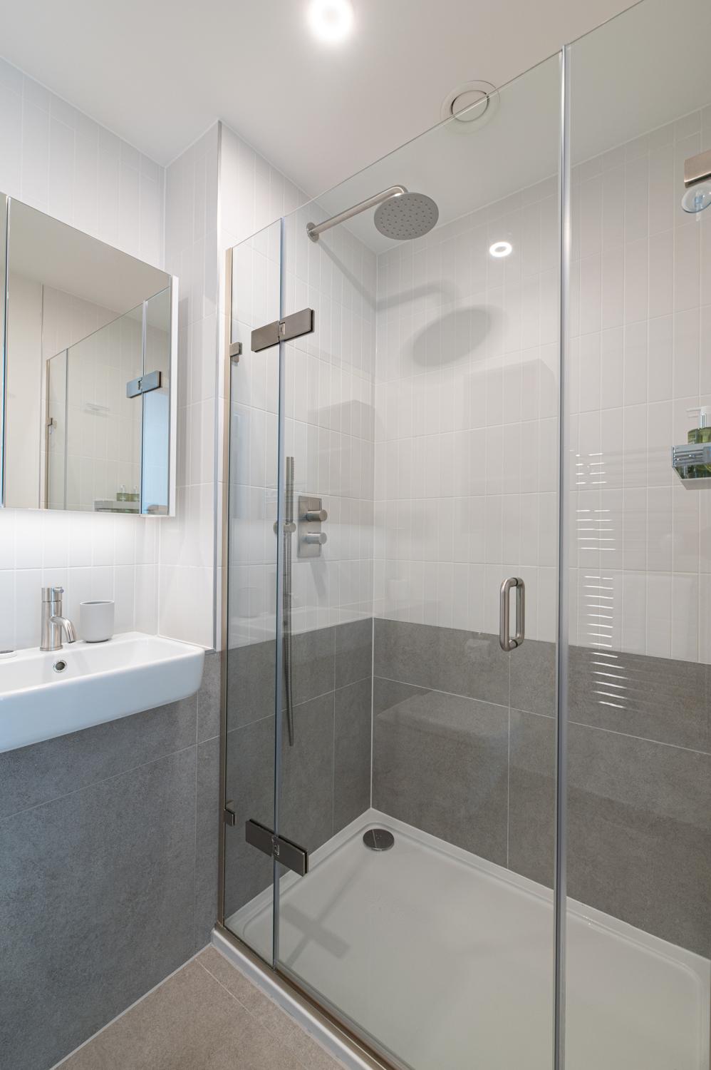 Bright & Stylish 2-Bed flat with Balcony in Ealing - Pass the Keys in 109 Sarsen House, Middle Road W7 3FS - Property image 33 - VivreStays