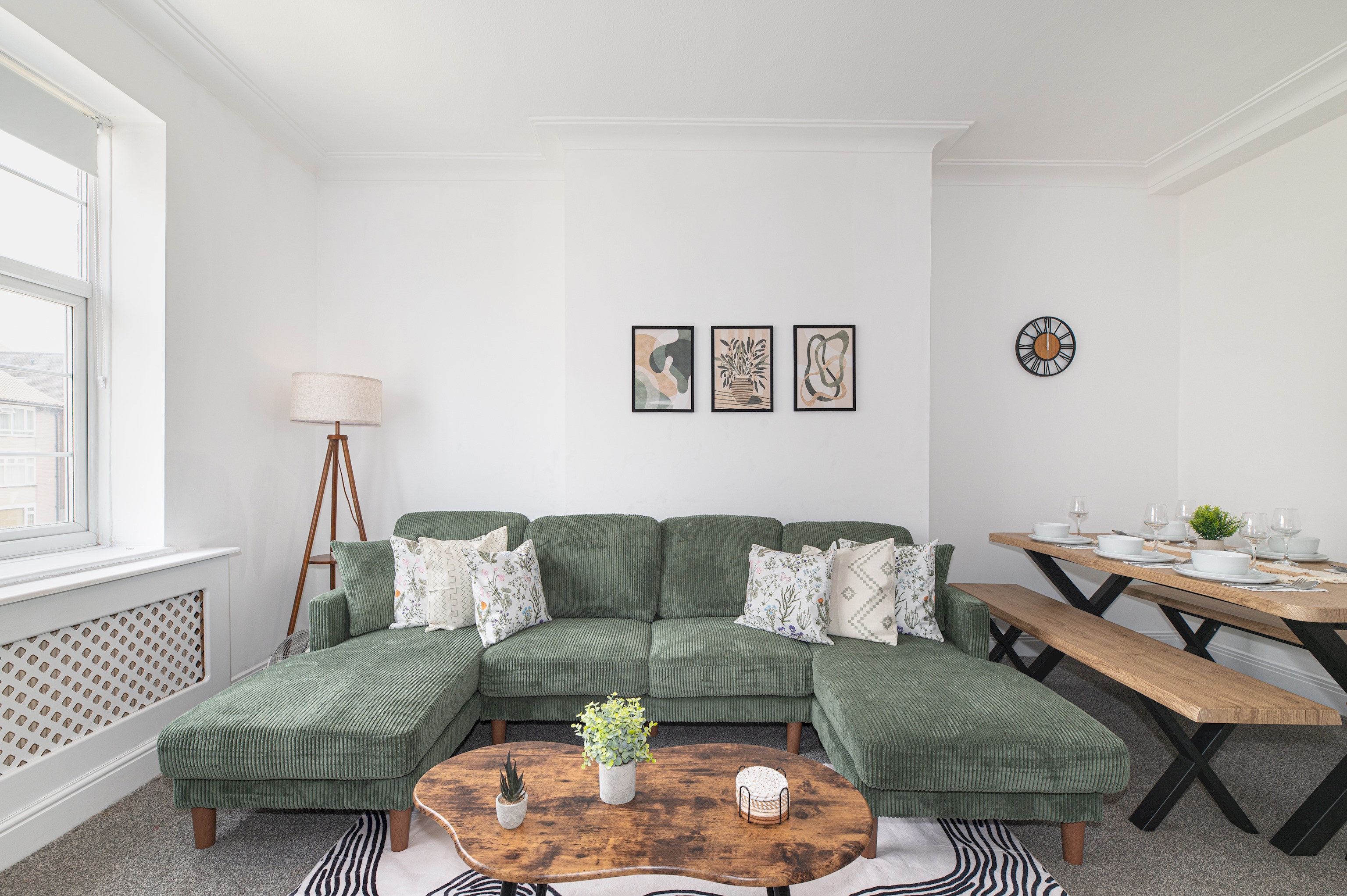 Spacious & Stylish 4-Bed Flat in Golders Green - Pass the Keys serviced apartment - UK - VivreStays