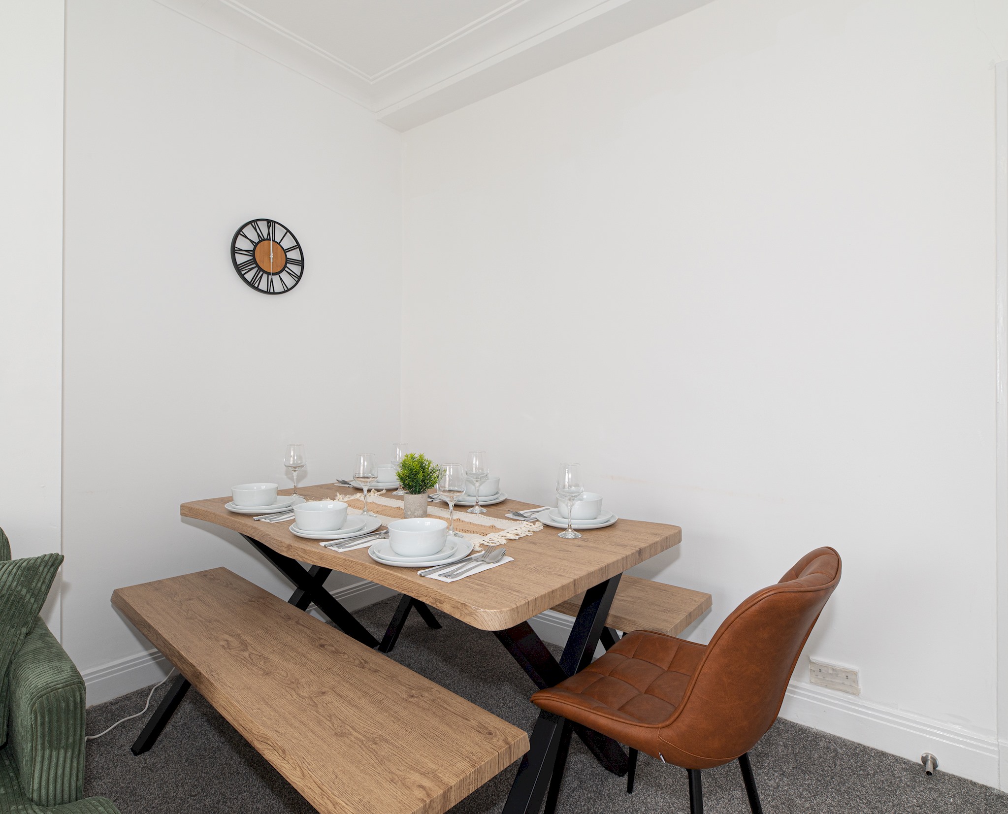 Spacious & Stylish 4-Bed Flat in Golders Green - Pass the Keys in Flat 12, Windsor Court, Golder's Green, NW11 9PR - Property image 12 - VivreStays