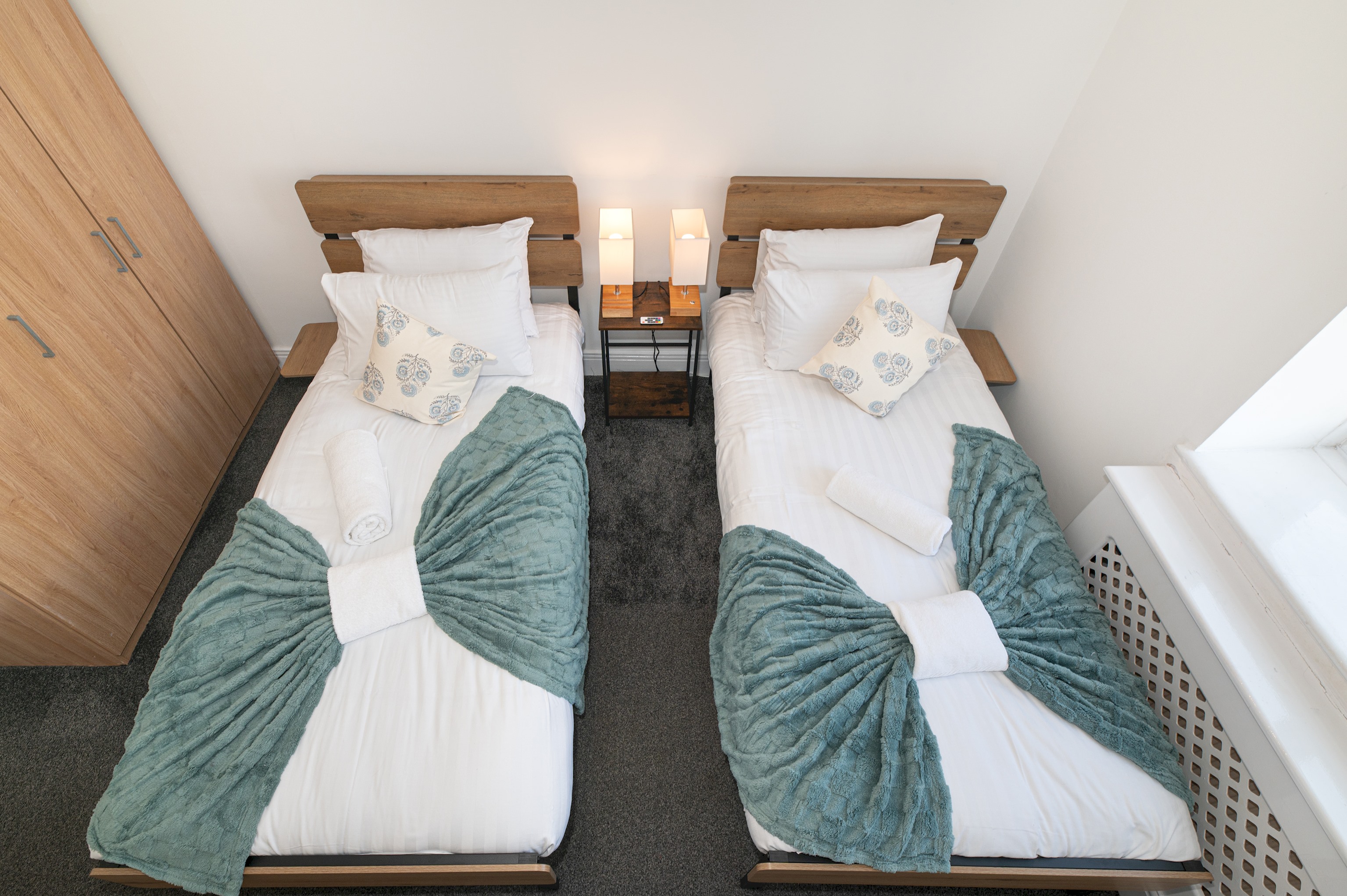 Spacious & Stylish 4-Bed Flat in Golders Green - Pass the Keys in Flat 12, Windsor Court, Golder's Green, NW11 9PR - Property image 25 - VivreStays