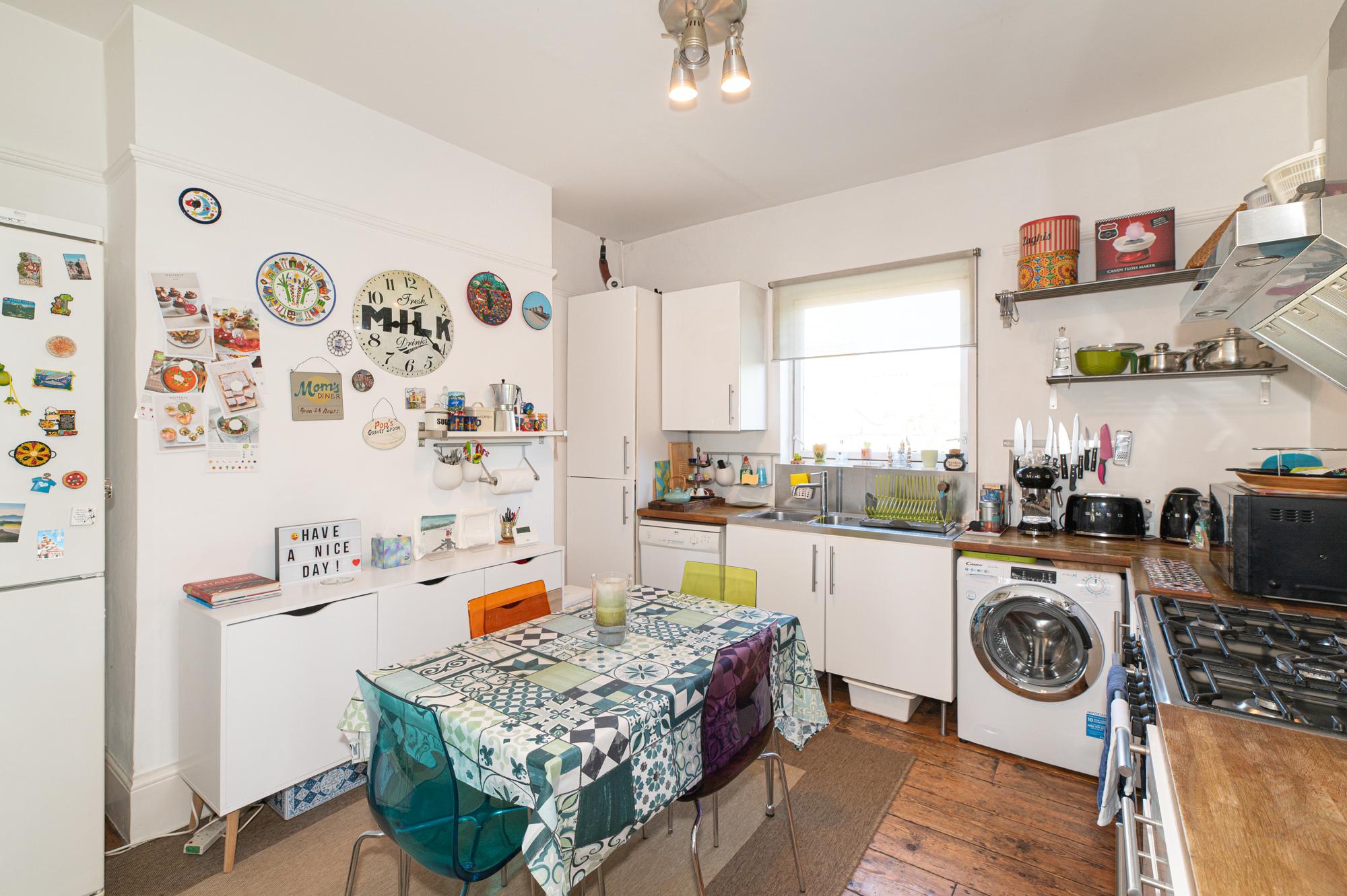 View Charming Victorian House, Selhurst Park, London - Pass the Keys in 165 Selhurst Rd SE25 6LG Charming Victorian House, Selhurst Park, London - Pass the Keys in 165 Selhurst Rd SE25 6LG - Property image 16 - VivreStays