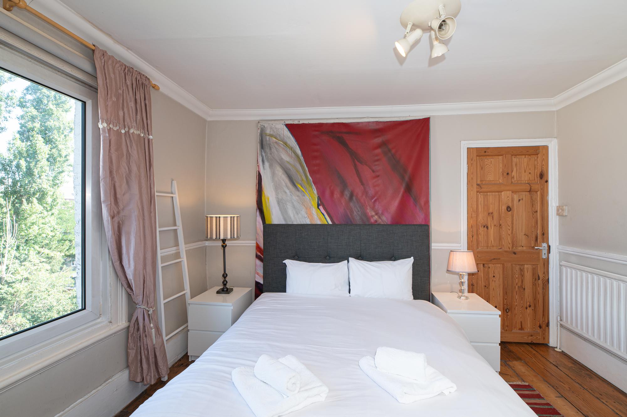 View Charming Victorian House, Selhurst Park, London - Pass the Keys in 165 Selhurst Rd SE25 6LG Charming Victorian House, Selhurst Park, London - Pass the Keys in 165 Selhurst Rd SE25 6LG - Property image 11 - VivreStays