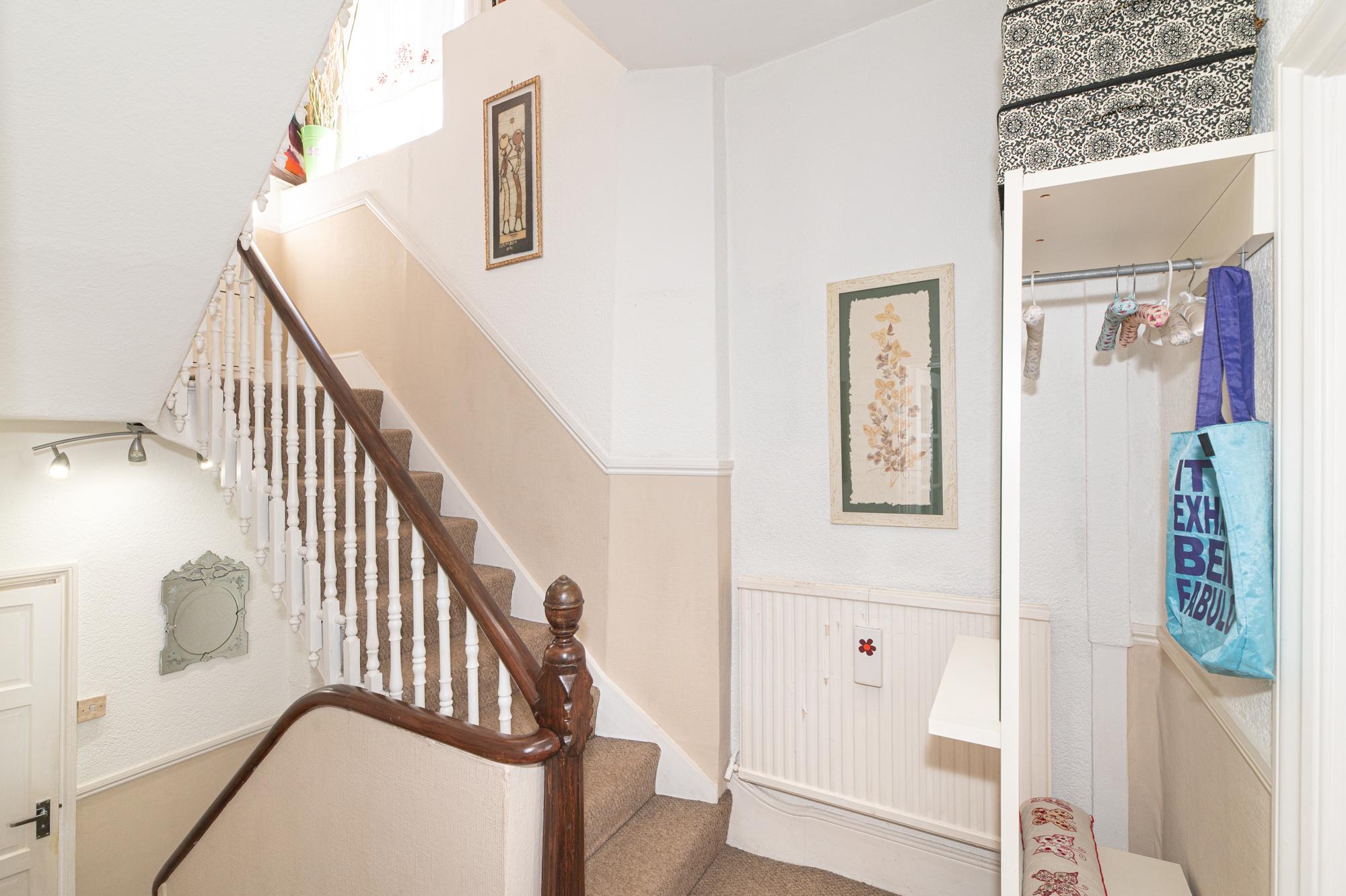 View Charming Victorian House, Selhurst Park, London - Pass the Keys in 165 Selhurst Rd SE25 6LG Charming Victorian House, Selhurst Park, London - Pass the Keys in 165 Selhurst Rd SE25 6LG - Property image 12 - VivreStays
