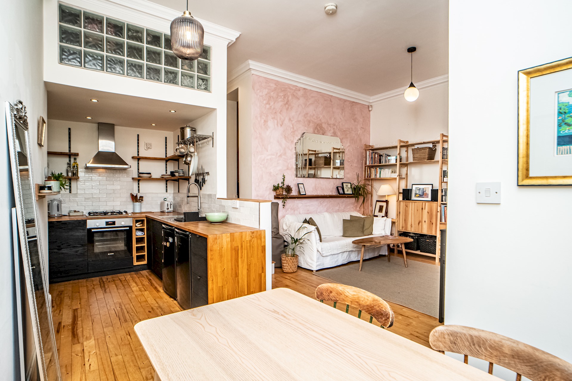 Stylish Leith Flat | Great Transport Links to City - Pass the Keys serviced apartment - UK - VivreStays