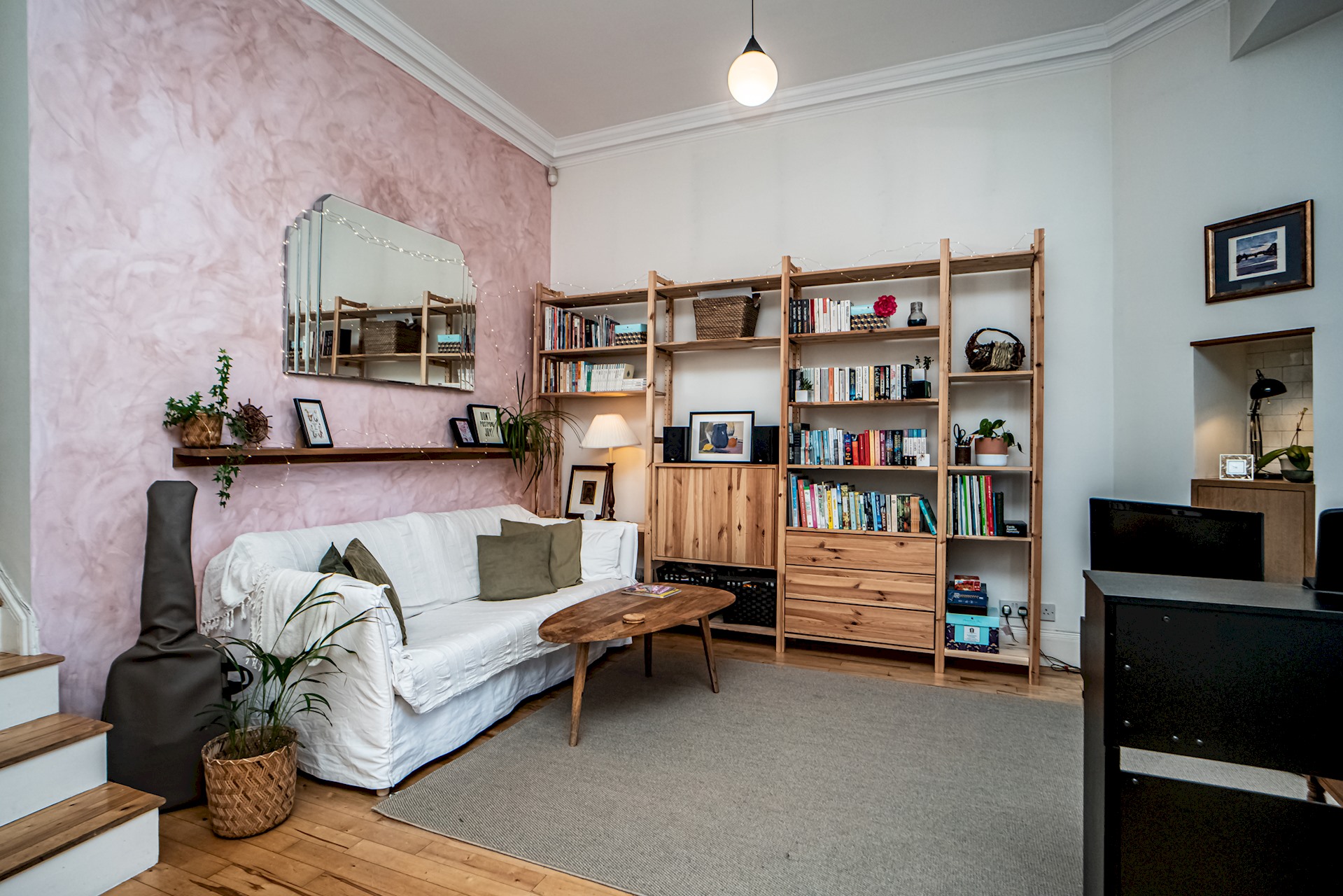 Stylish Leith Flat | Great Transport Links to City - Pass the Keys in 18 Lindsay Rd EH6 4DS - Property image 4 - VivreStays