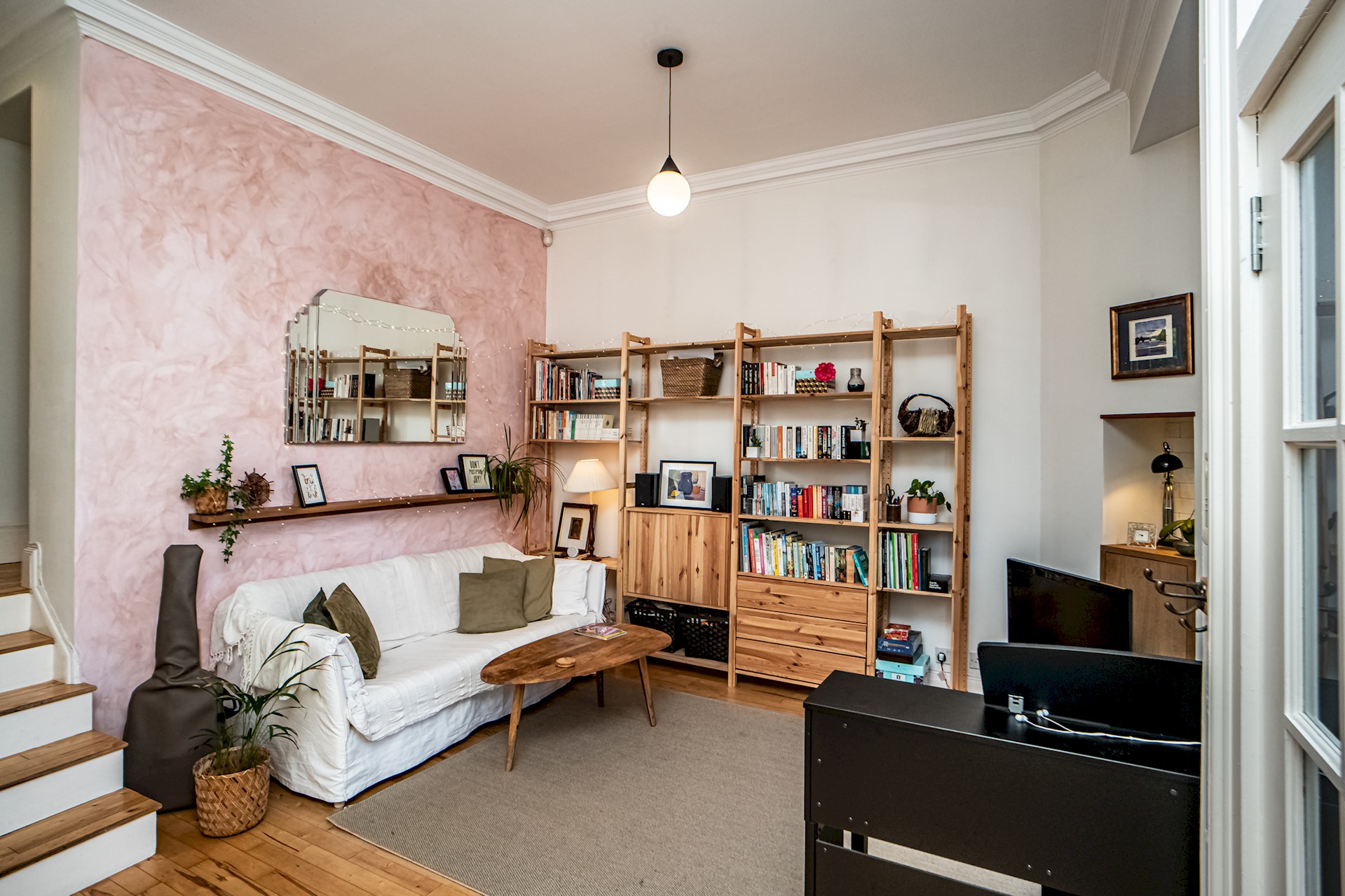 Stylish Leith Flat | Great Transport Links to City - Pass the Keys in 18 Lindsay Rd EH6 4DS - Property image 2 - VivreStays