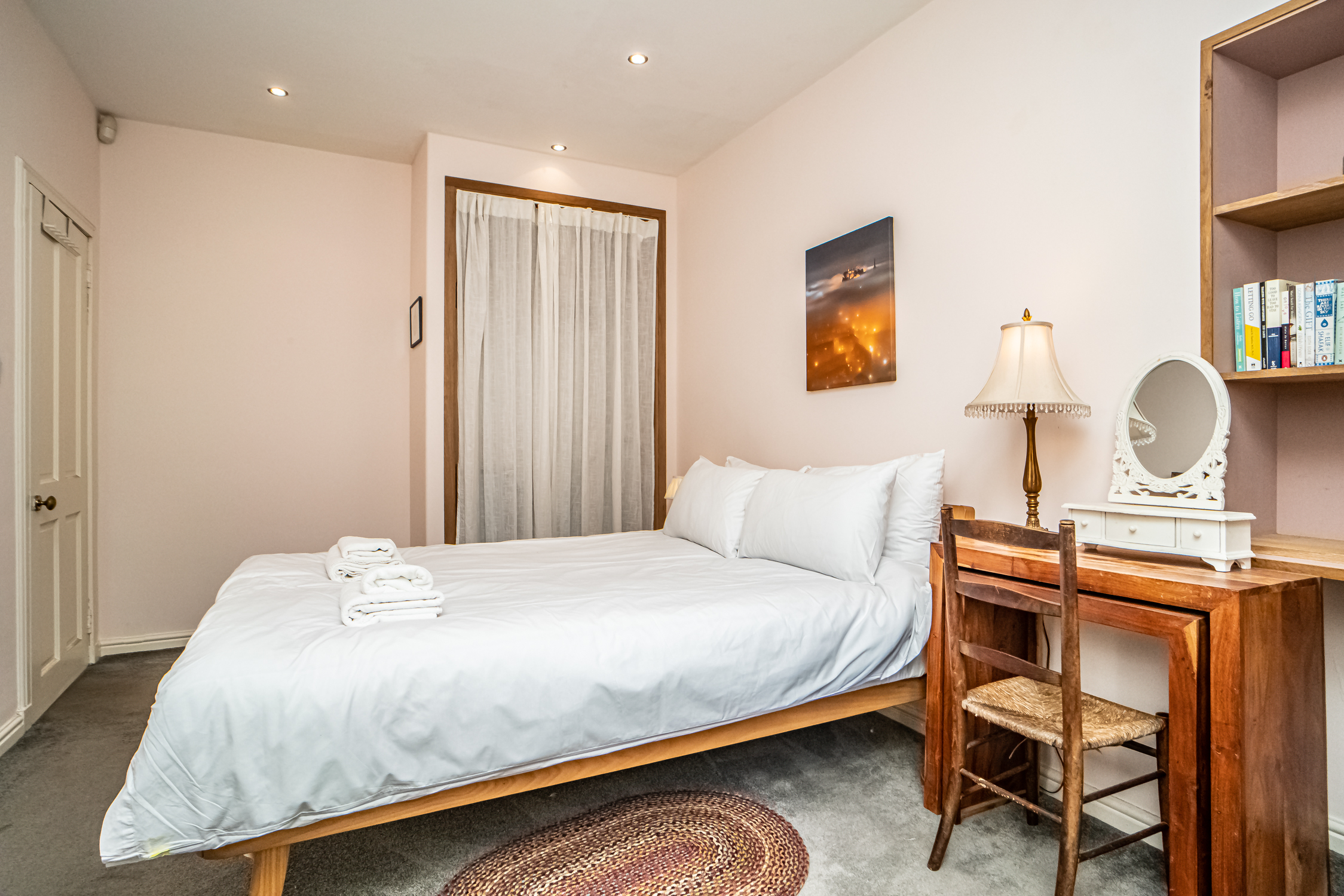 Stylish Leith Flat | Great Transport Links to City - Pass the Keys in 18 Lindsay Rd EH6 4DS - Property image 20 - VivreStays