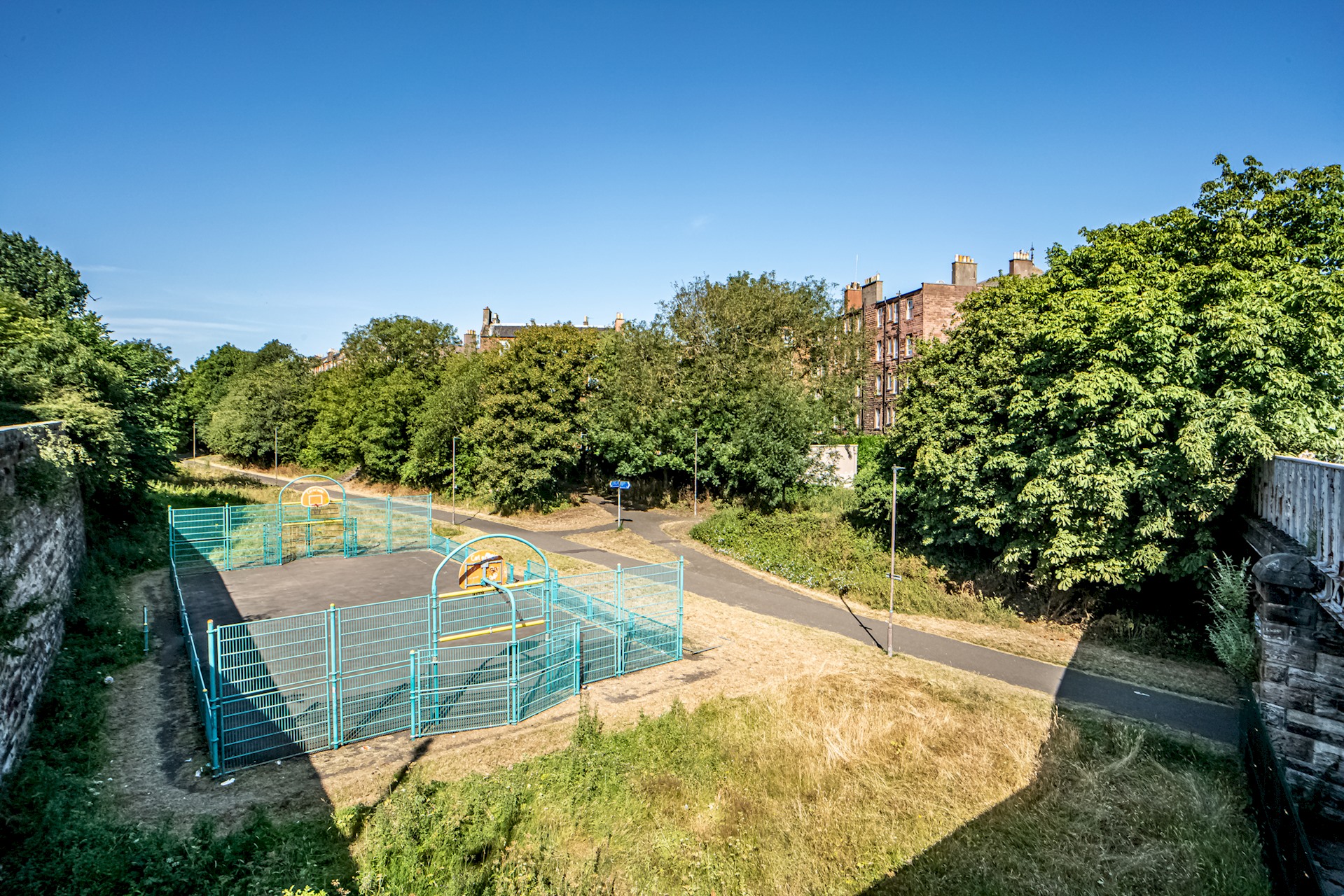 Stylish Leith Flat | Great Transport Links to City - Pass the Keys in 18 Lindsay Rd EH6 4DS - Property image 27 - VivreStays