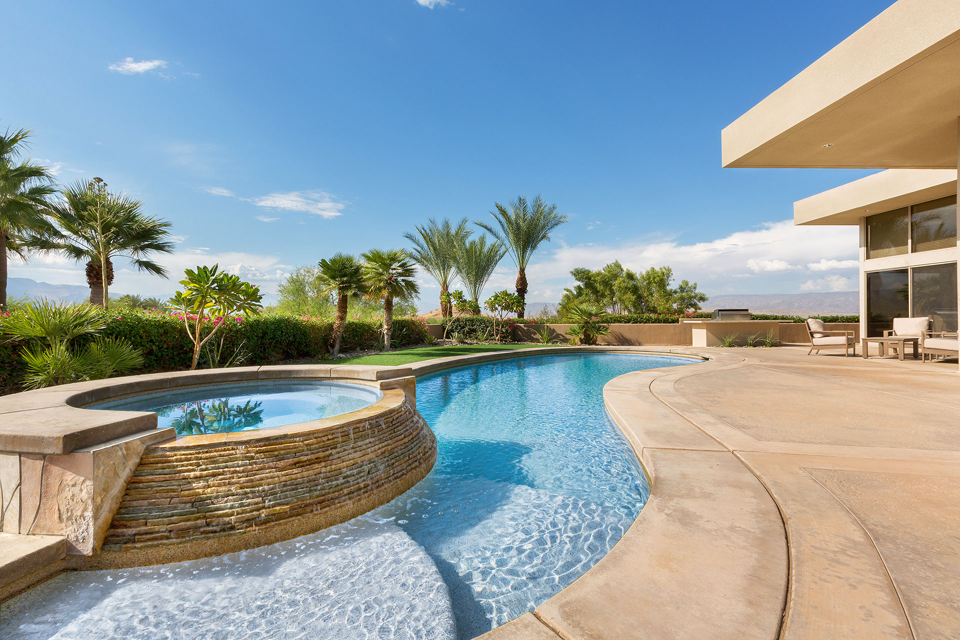 Alta Vista Modern Luxury and Sweeping Views | Photo 3