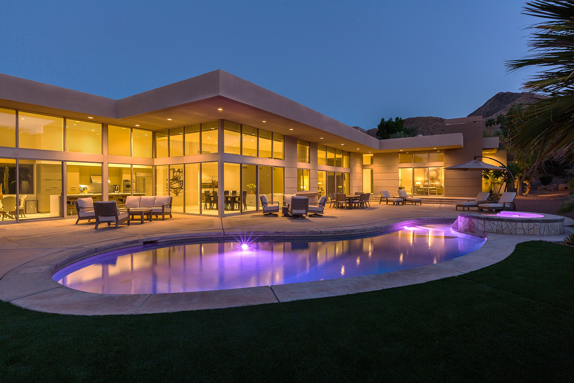 Alta Vista Modern Luxury and Sweeping Views