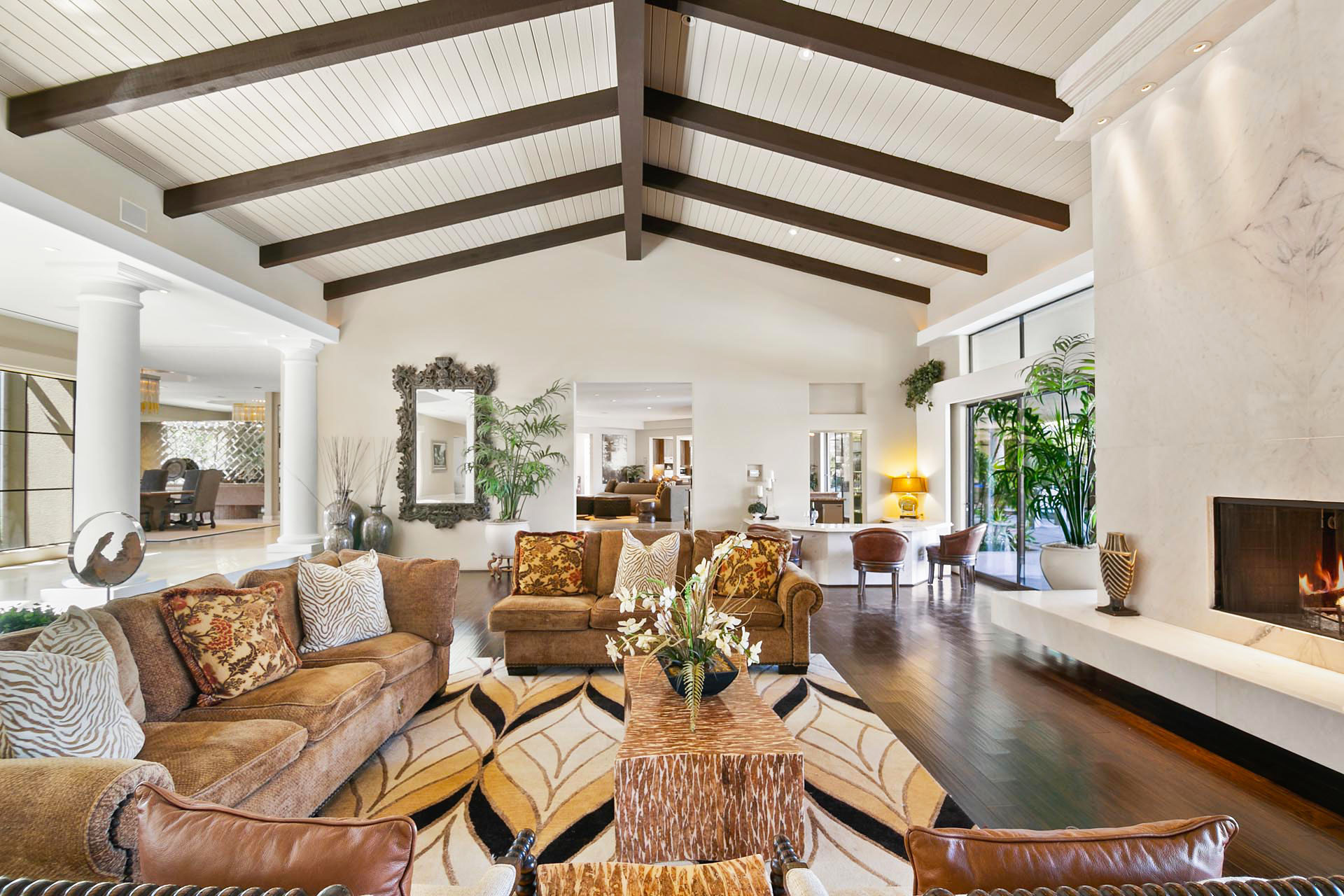 Delgado Estate Incredible 15 BR, 30,000' Estate on 2 Acres | Photo 14