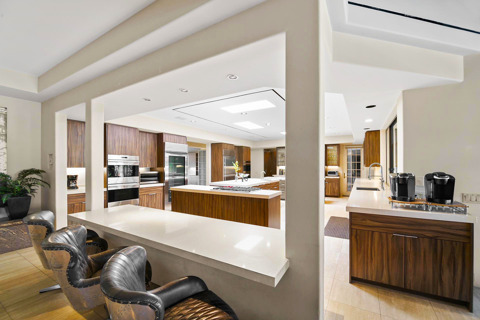 Delgado Estate Incredible 15 BR, 30,000' Estate on 2 Acres | Photo 16