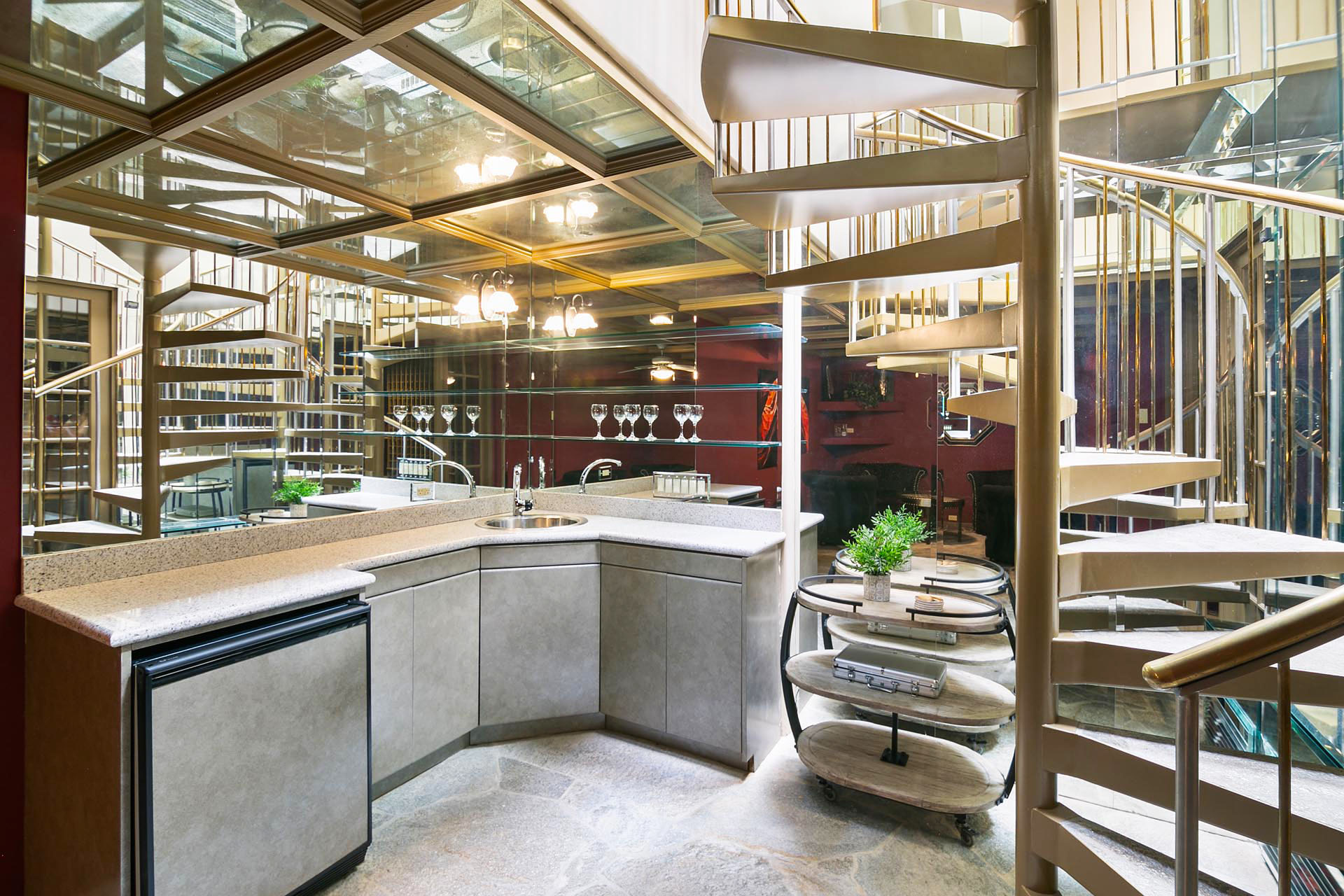 Delgado Estate Incredible 15 BR, 30,000' Estate on 2 Acres | Photo 25