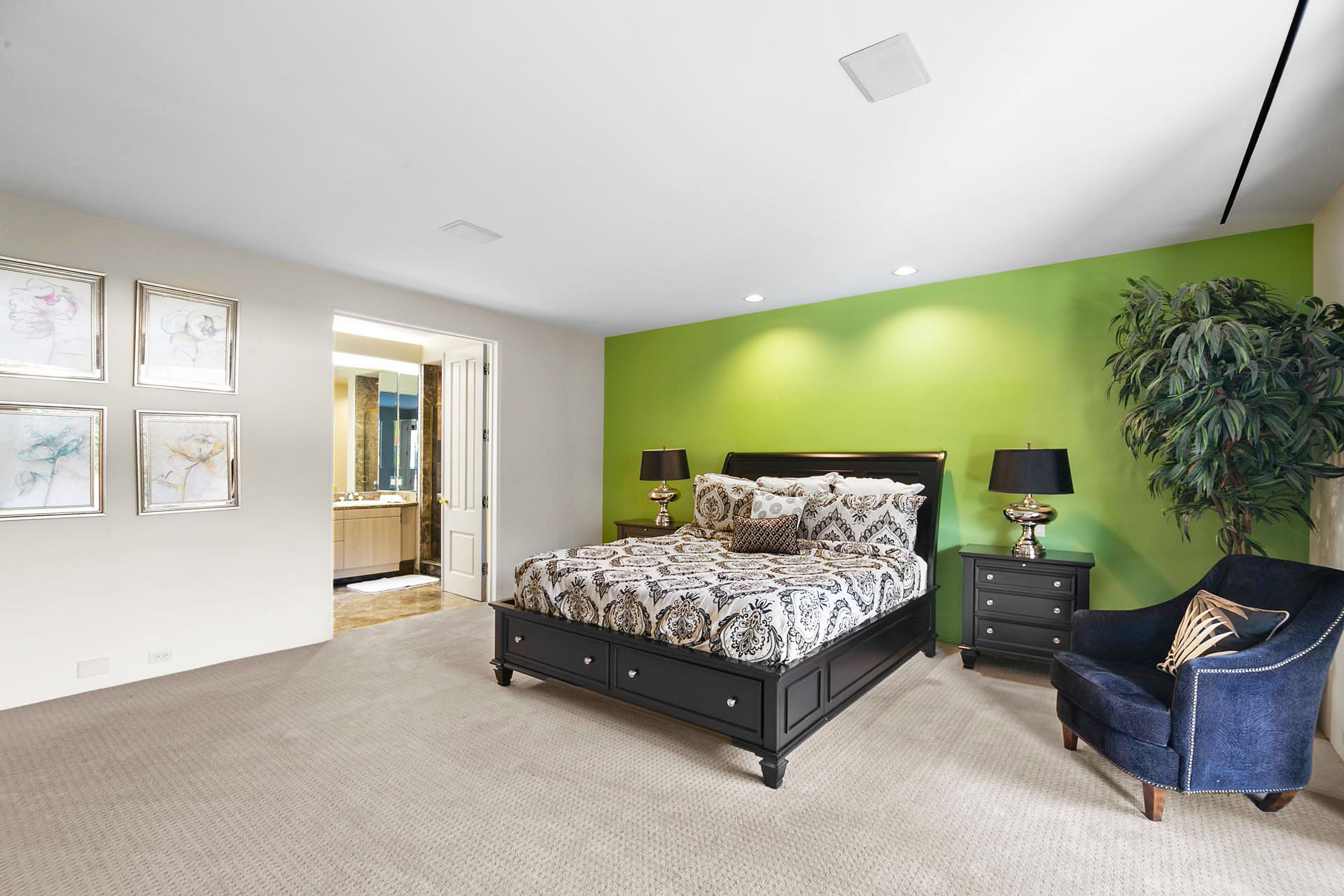 Delgado Estate Incredible 15 BR, 30,000' Estate on 2 Acres | Photo 40