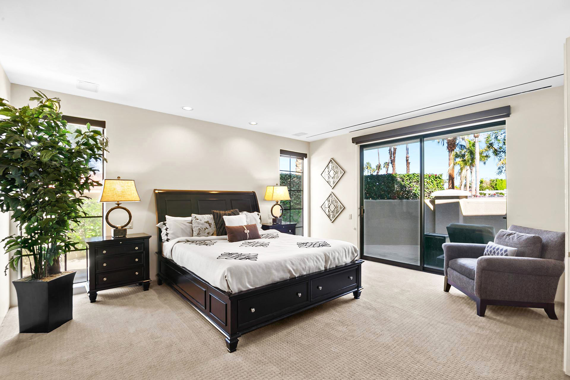 Delgado Estate Incredible 15 BR, 30,000' Estate on 2 Acres | Photo 37