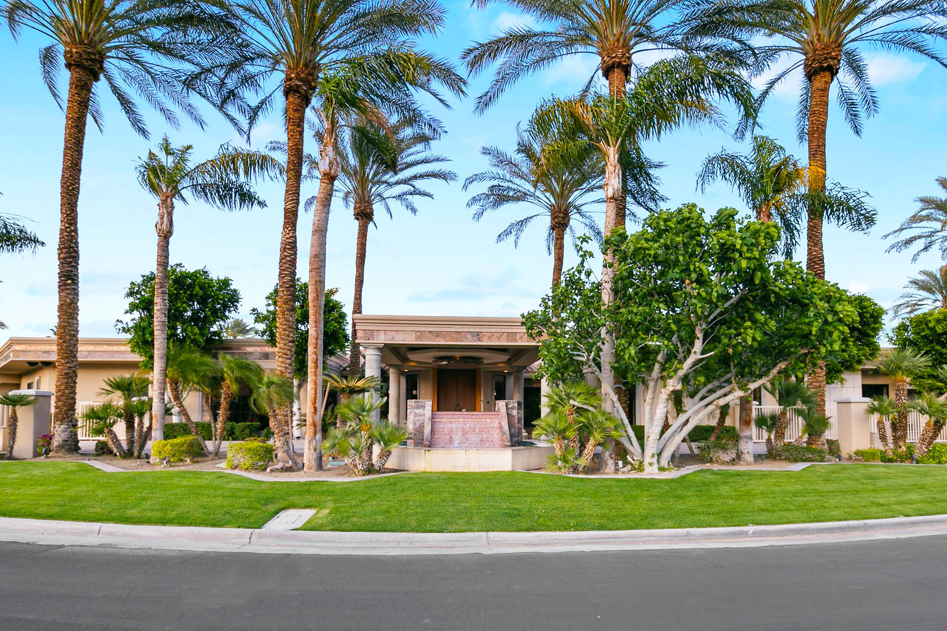 Delgado Estate Incredible 15 BR, 30,000' Estate on 2 Acres | Photo 60